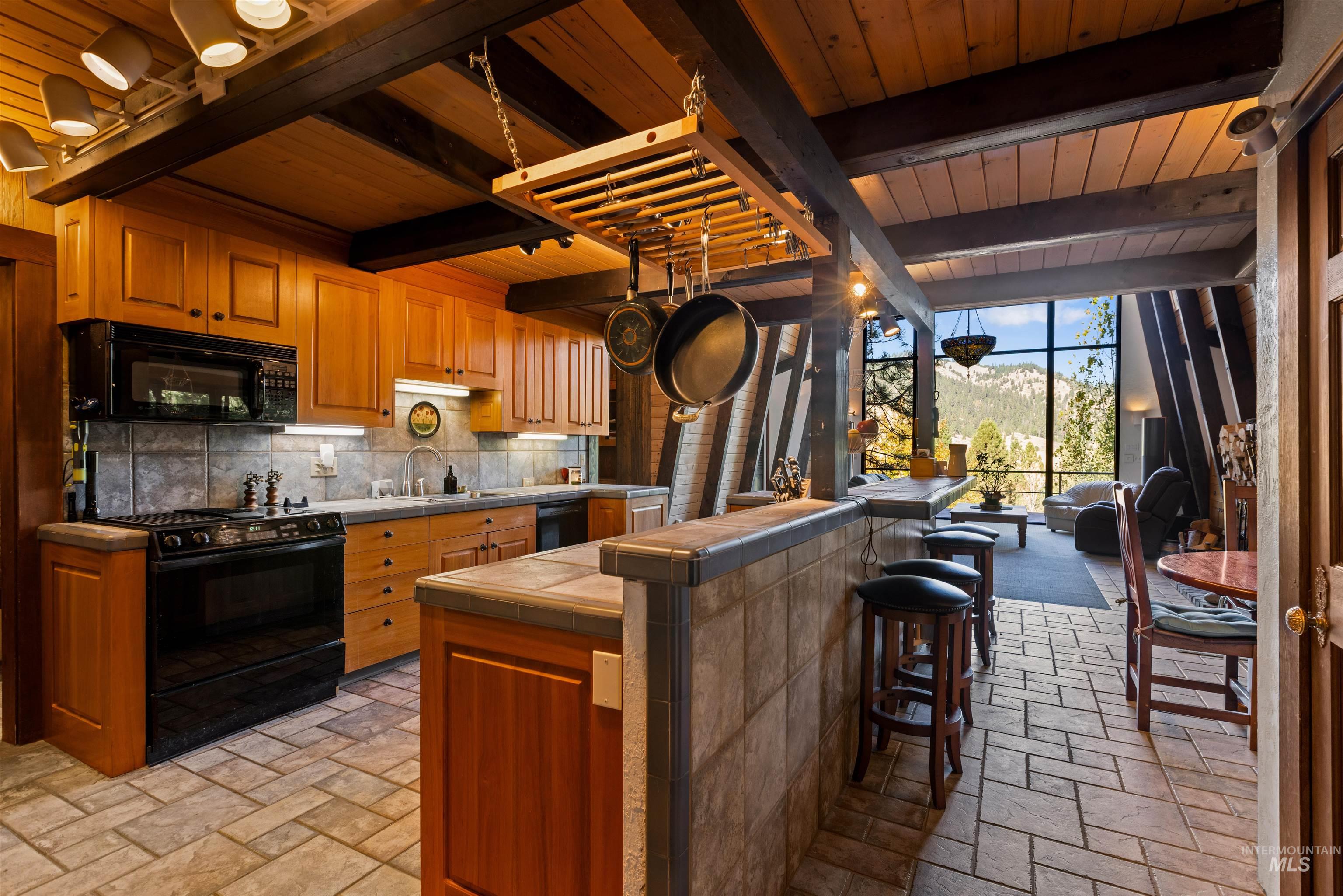 417 Rimview Drive, Boise, Idaho 83716, 3 Bedrooms, 3 Bathrooms, Residential For Sale, Price $950,000,MLS 99003863