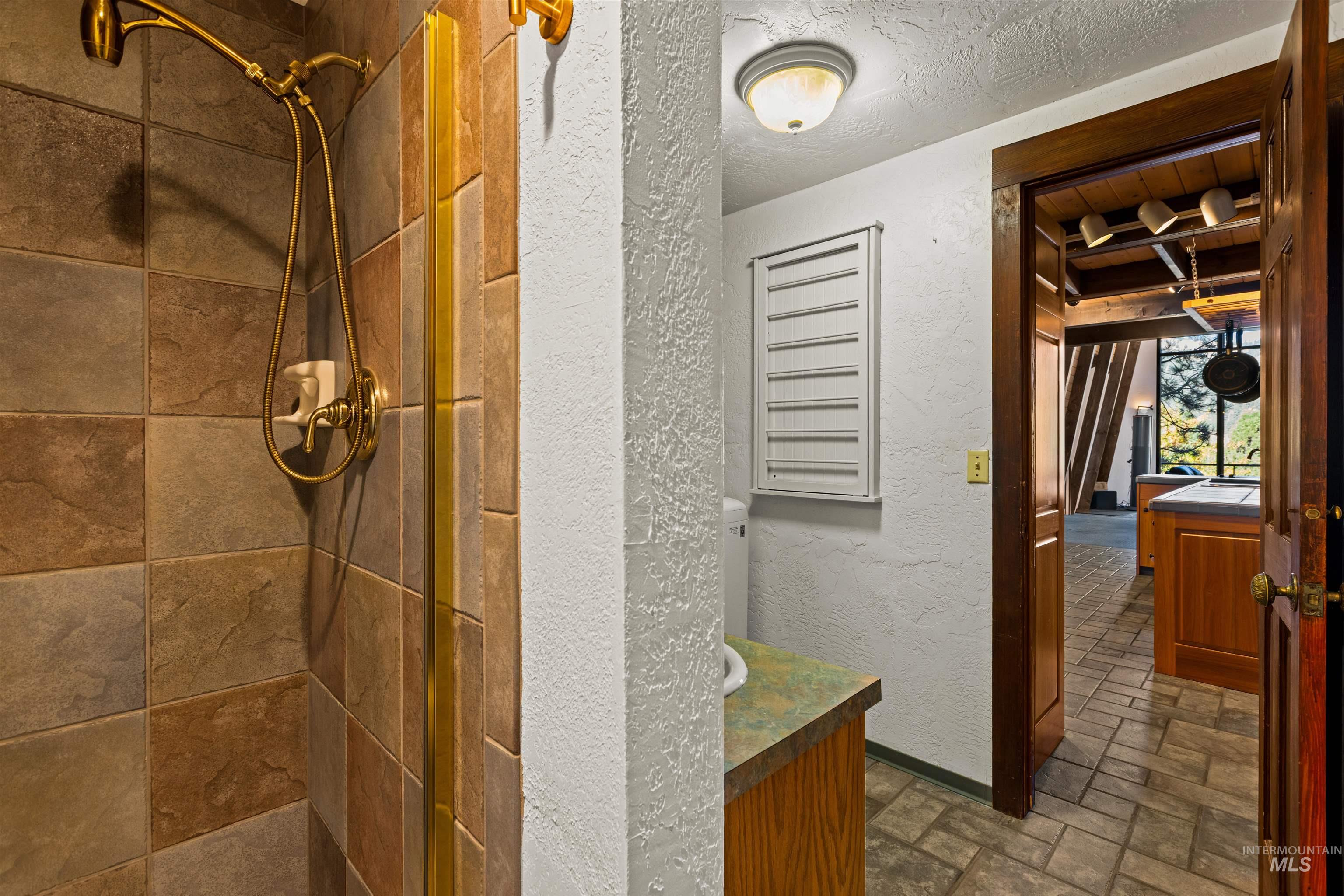 417 Rimview Drive, Boise, Idaho 83716, 3 Bedrooms, 3 Bathrooms, Residential For Sale, Price $950,000,MLS 99003863
