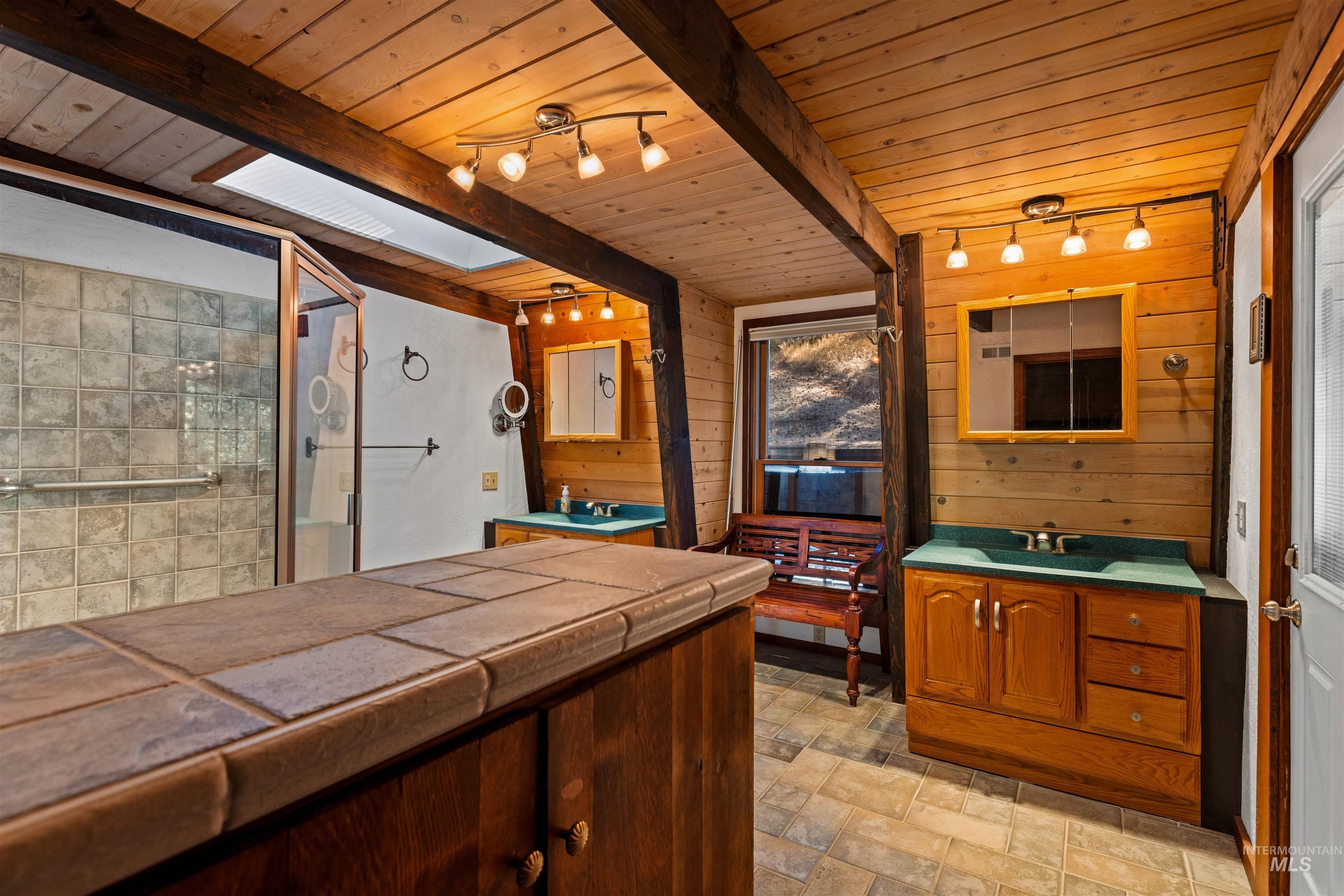 417 Rimview Drive, Boise, Idaho 83716, 3 Bedrooms, 3 Bathrooms, Residential For Sale, Price $950,000,MLS 99003863