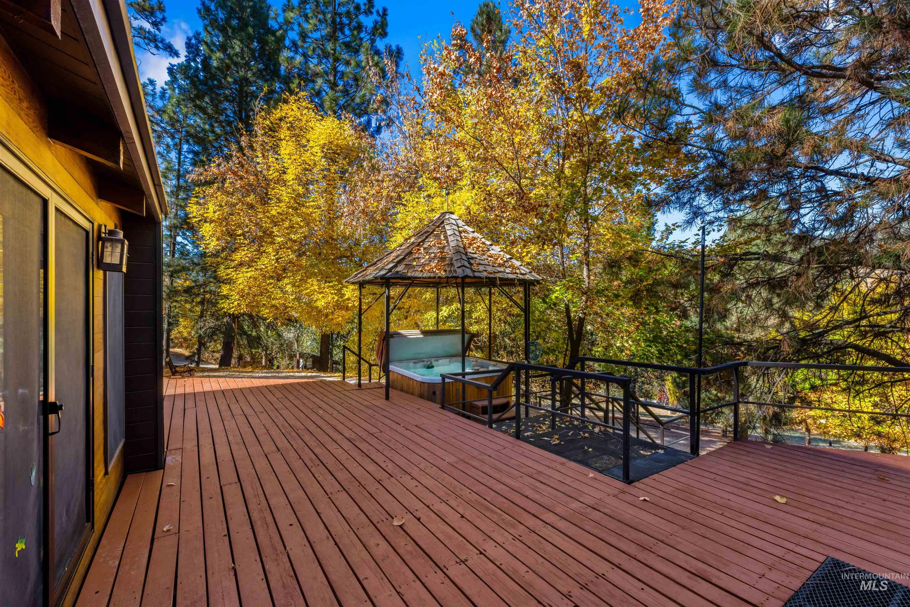 417 Rimview Drive, Boise, Idaho 83716, 3 Bedrooms, 3 Bathrooms, Residential For Sale, Price $950,000,MLS 99003863