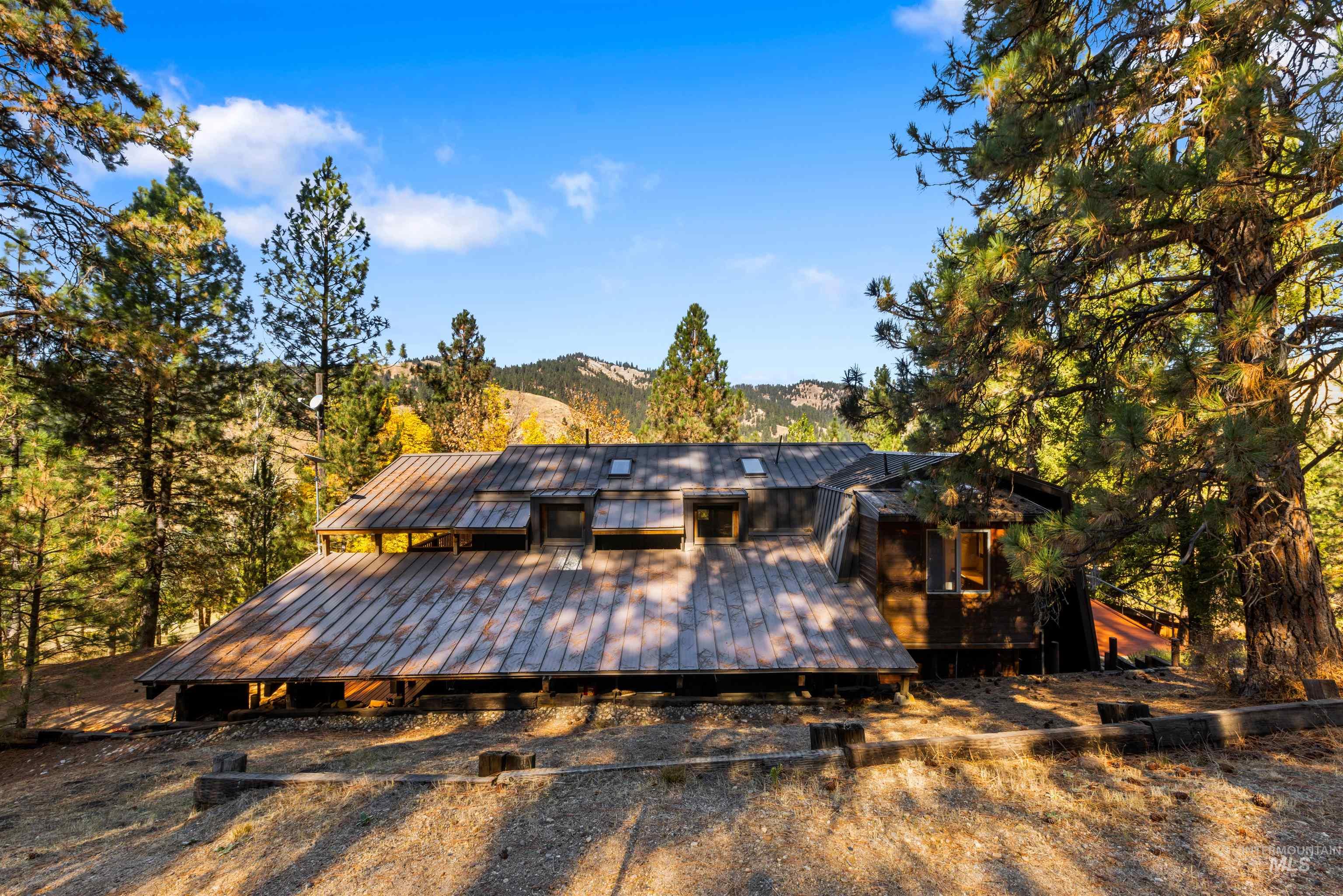 417 Rimview Drive, Boise, Idaho 83716, 3 Bedrooms, 3 Bathrooms, Residential For Sale, Price $950,000,MLS 99003863