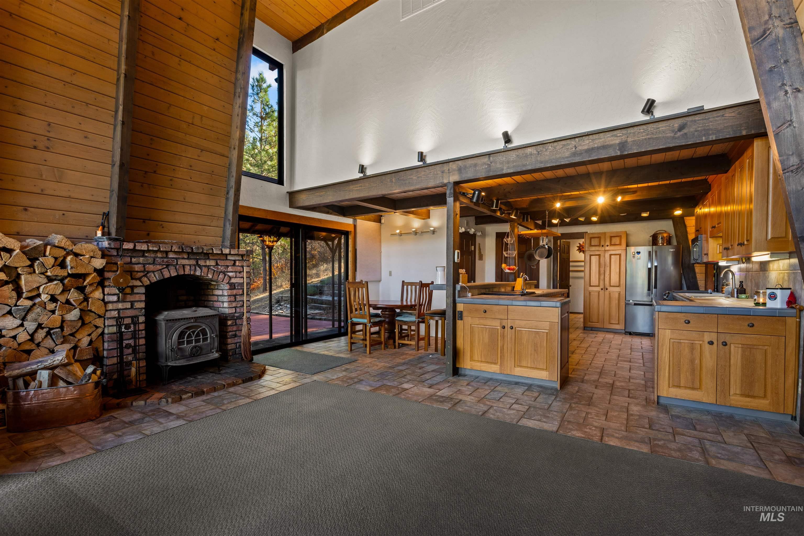 417 Rimview Drive, Boise, Idaho 83716, 3 Bedrooms, 3 Bathrooms, Residential For Sale, Price $950,000,MLS 99003863