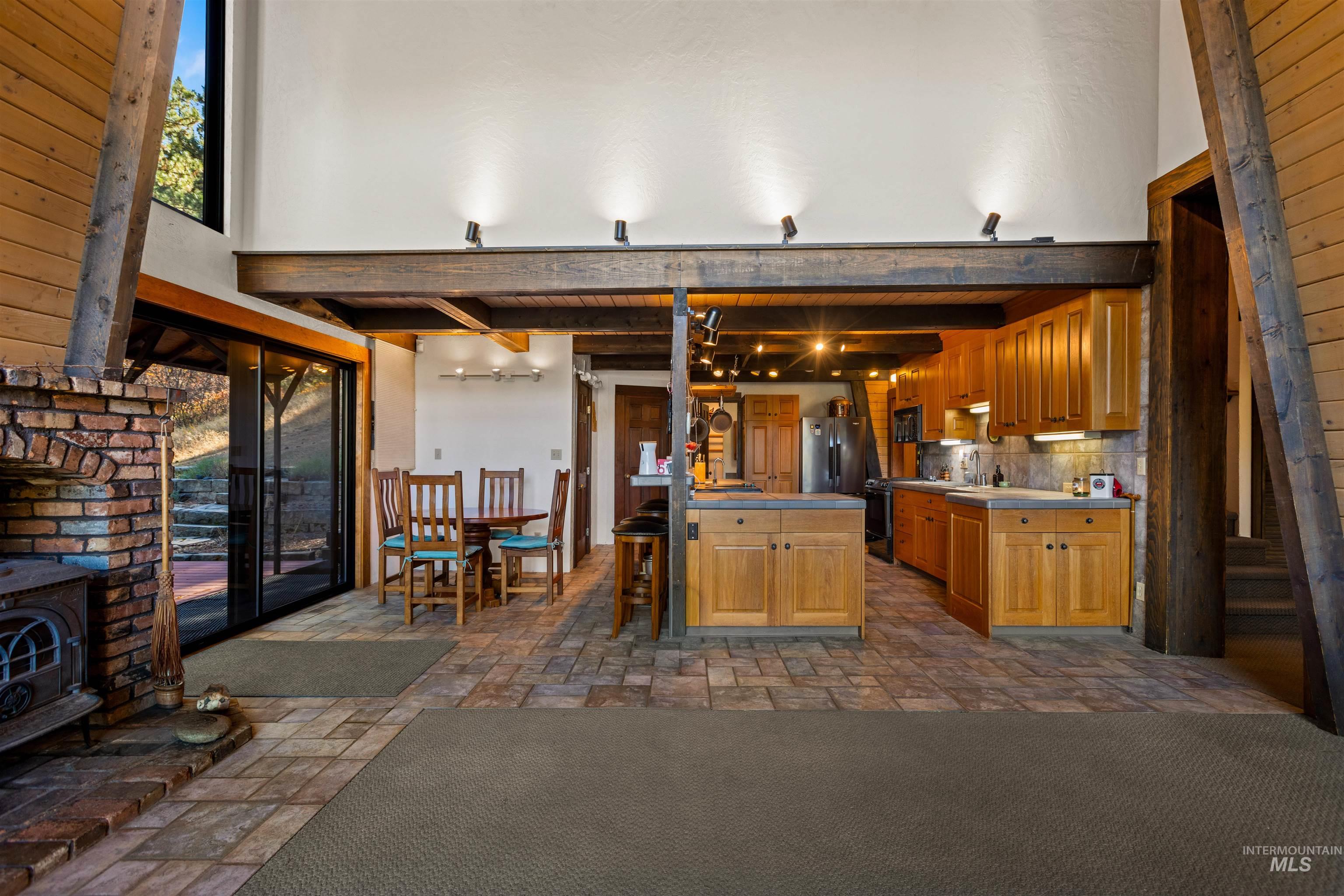 417 Rimview Drive, Boise, Idaho 83716, 3 Bedrooms, 3 Bathrooms, Residential For Sale, Price $950,000,MLS 99003863