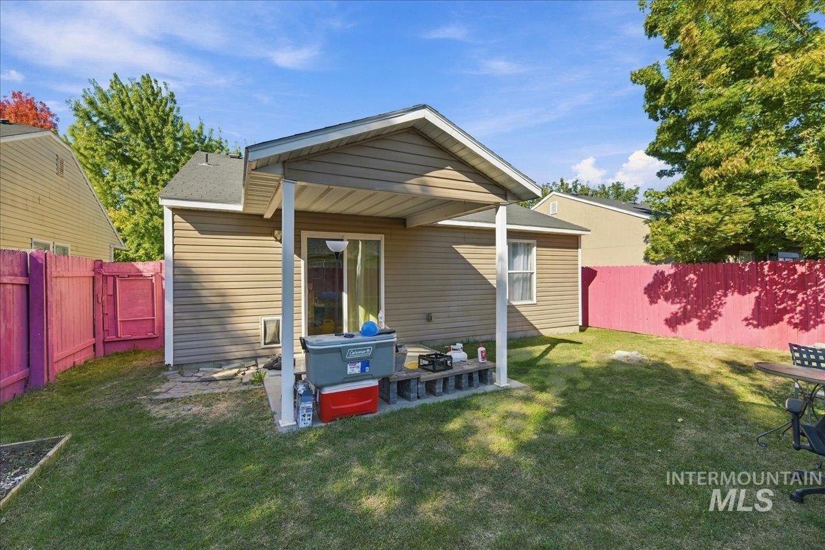 6952 S DEWBERRY, Boise, Idaho 83709, 3 Bedrooms, 2 Bathrooms, Residential For Sale, Price $375,000,MLS 99003865