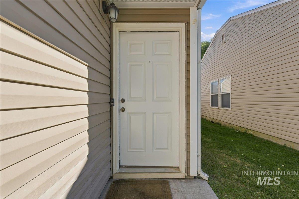 6952 S DEWBERRY, Boise, Idaho 83709, 3 Bedrooms, 2 Bathrooms, Residential For Sale, Price $375,000,MLS 99003865