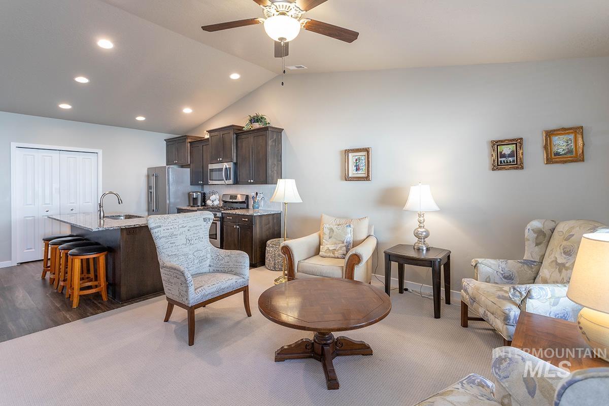 2260 E Ringneck St, Meridian, Idaho 83646, 2 Bedrooms, 2 Bathrooms, Residential For Sale, Price $410,000,MLS 99003869