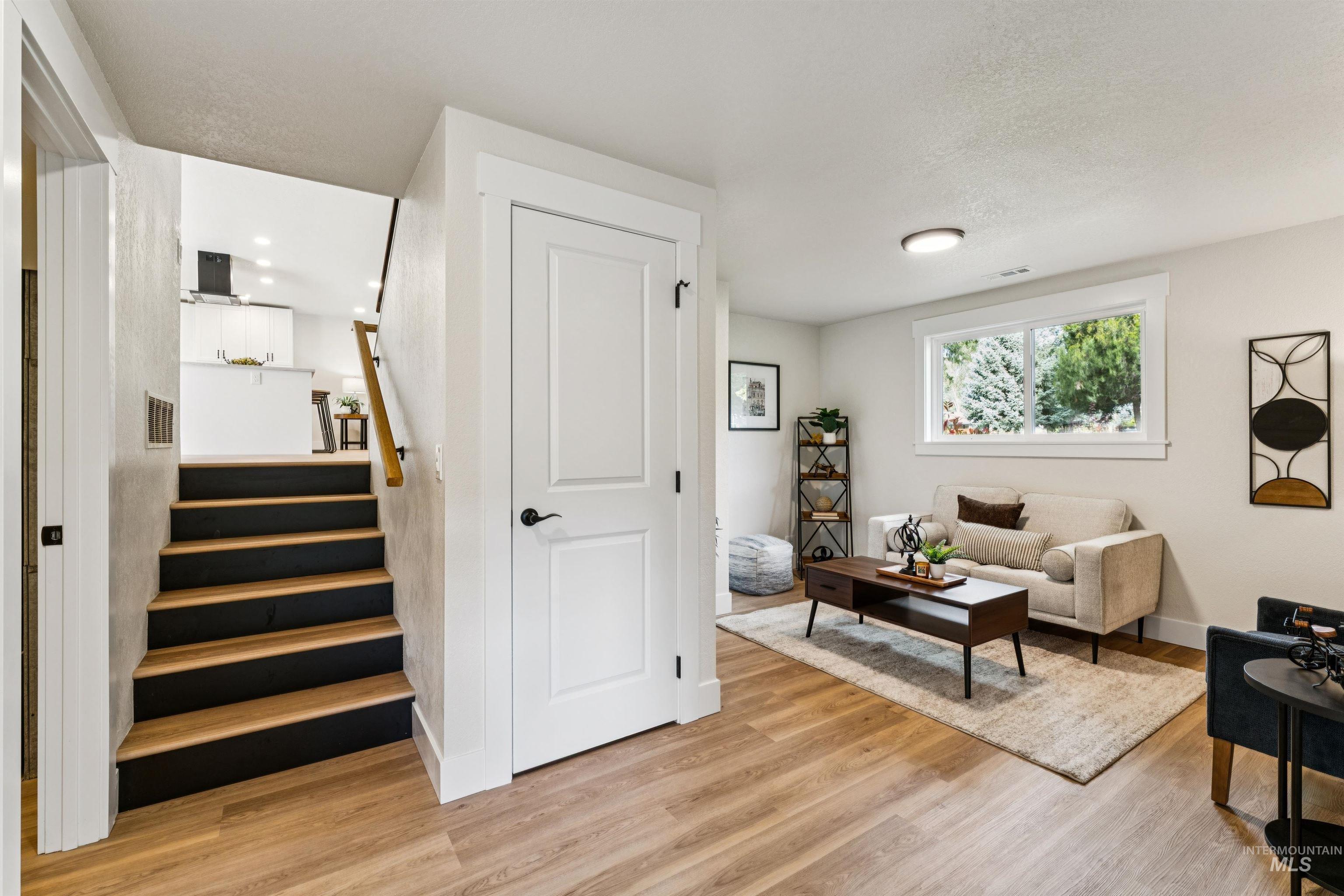 10435 W La Hontan Drive, Boise, Idaho 83709, 4 Bedrooms, 3 Bathrooms, Residential For Sale, Price $895,000,MLS 99003871