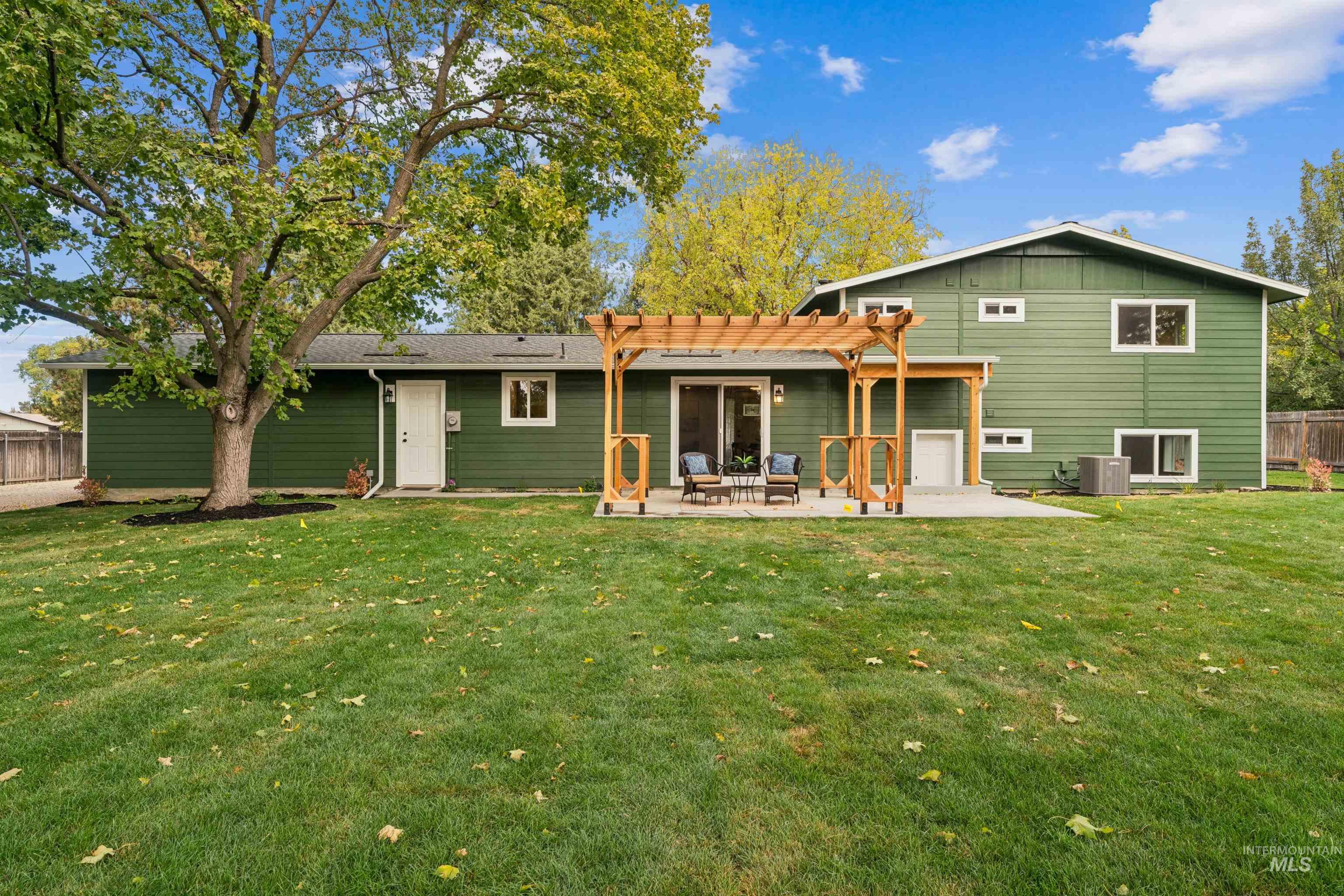 10435 W La Hontan Drive, Boise, Idaho 83709, 4 Bedrooms, 3 Bathrooms, Residential For Sale, Price $895,000,MLS 99003871