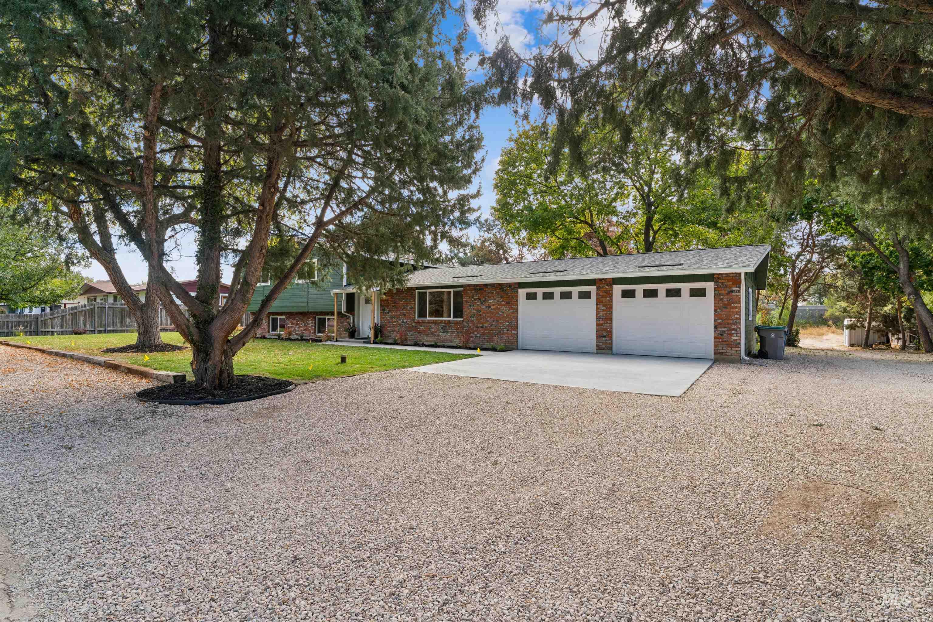 10435 W La Hontan Drive, Boise, Idaho 83709, 4 Bedrooms, 3 Bathrooms, Residential For Sale, Price $895,000,MLS 99003871