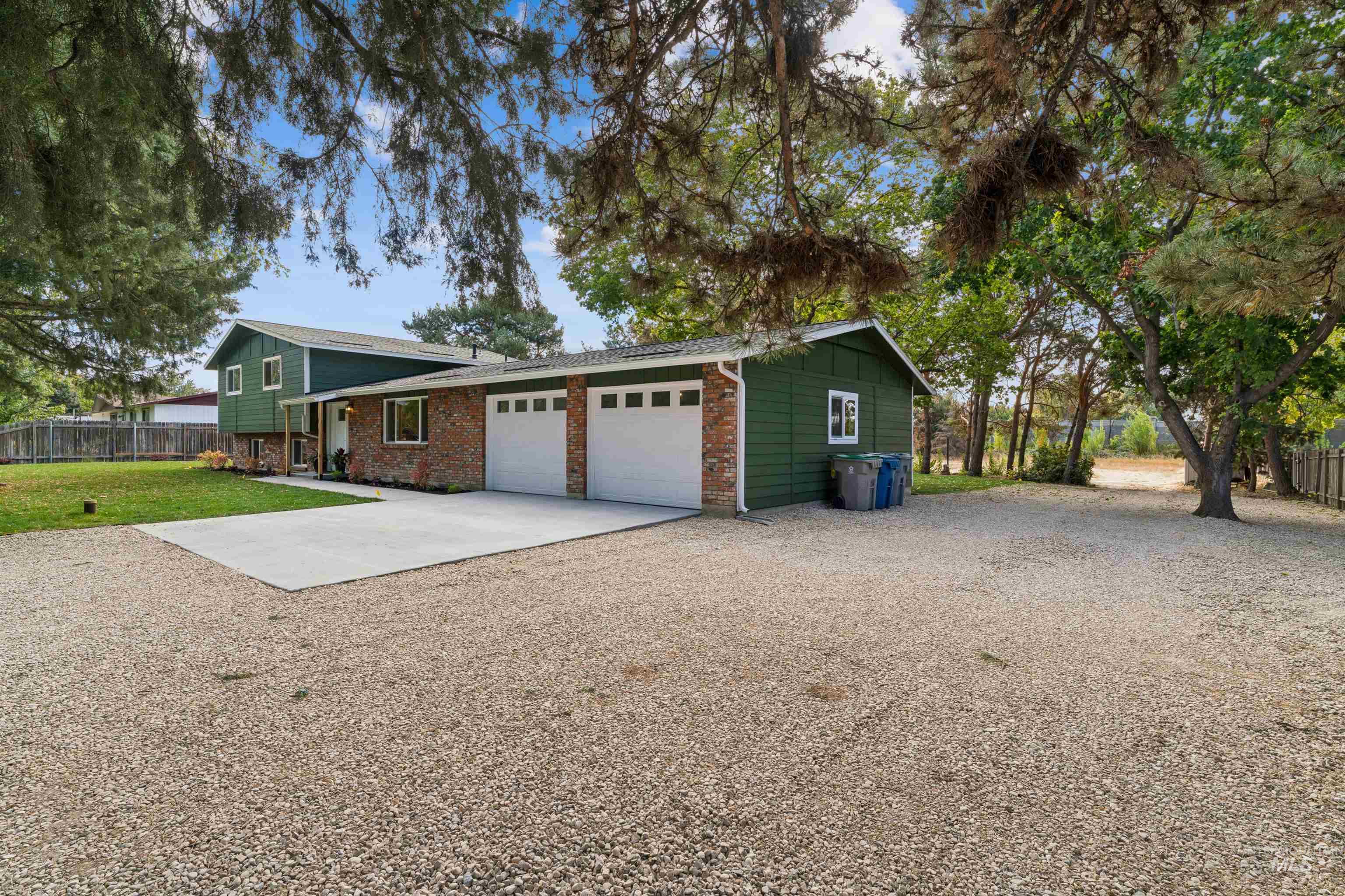 10435 W La Hontan Drive, Boise, Idaho 83709, 4 Bedrooms, 3 Bathrooms, Residential For Sale, Price $895,000,MLS 99003871