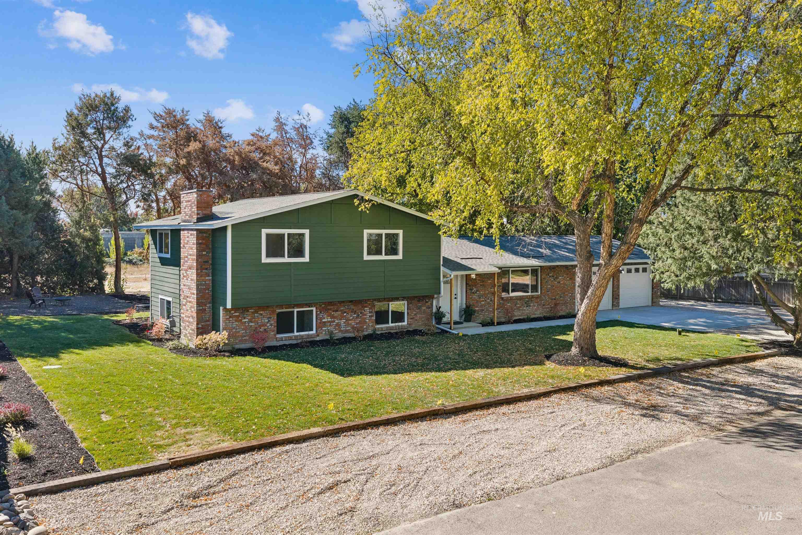 10435 W La Hontan Drive, Boise, Idaho 83709, 4 Bedrooms, 3 Bathrooms, Residential For Sale, Price $895,000,MLS 99003871