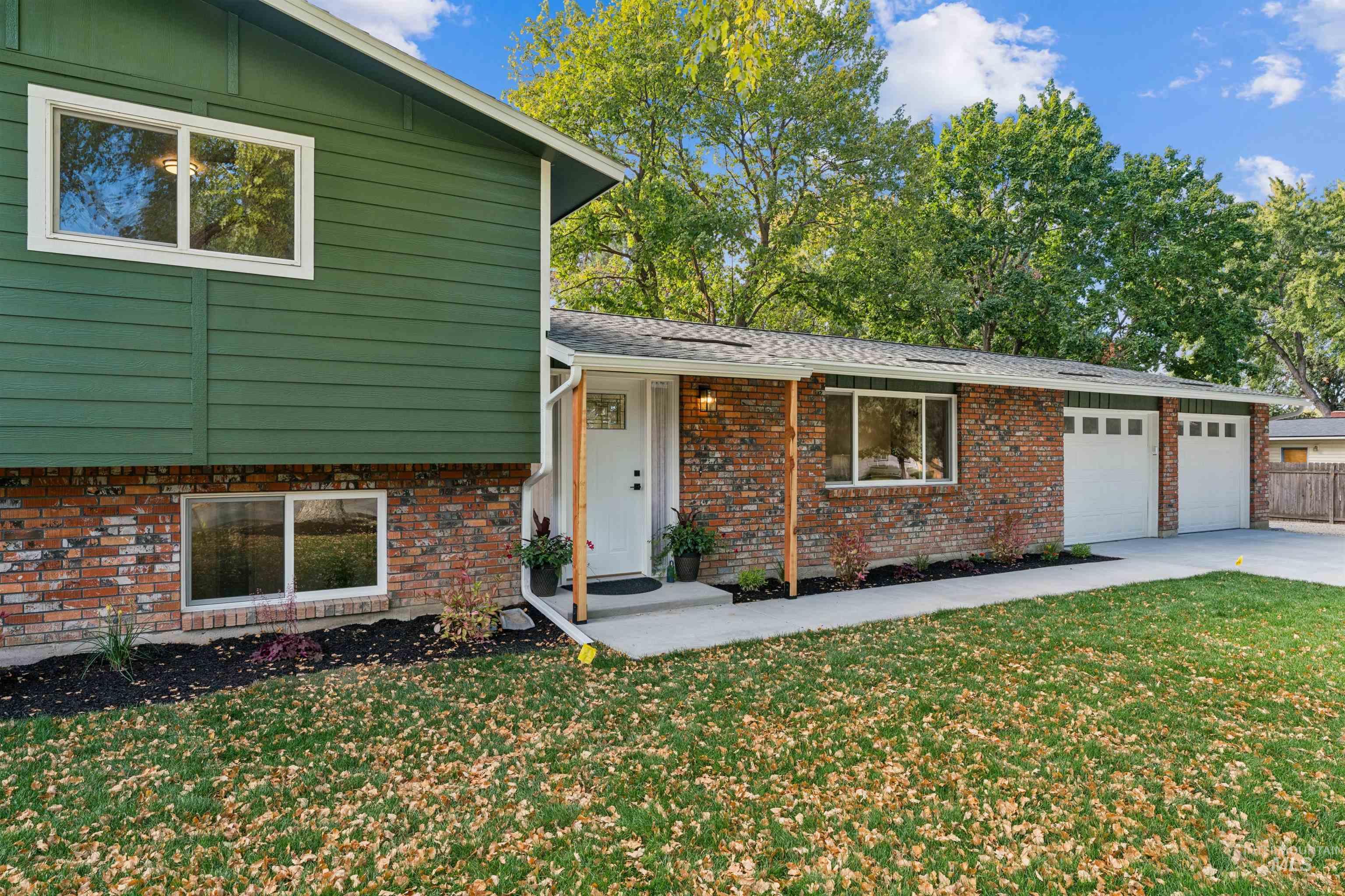 10435 W La Hontan Drive, Boise, Idaho 83709, 4 Bedrooms, 3 Bathrooms, Residential For Sale, Price $895,000,MLS 99003871