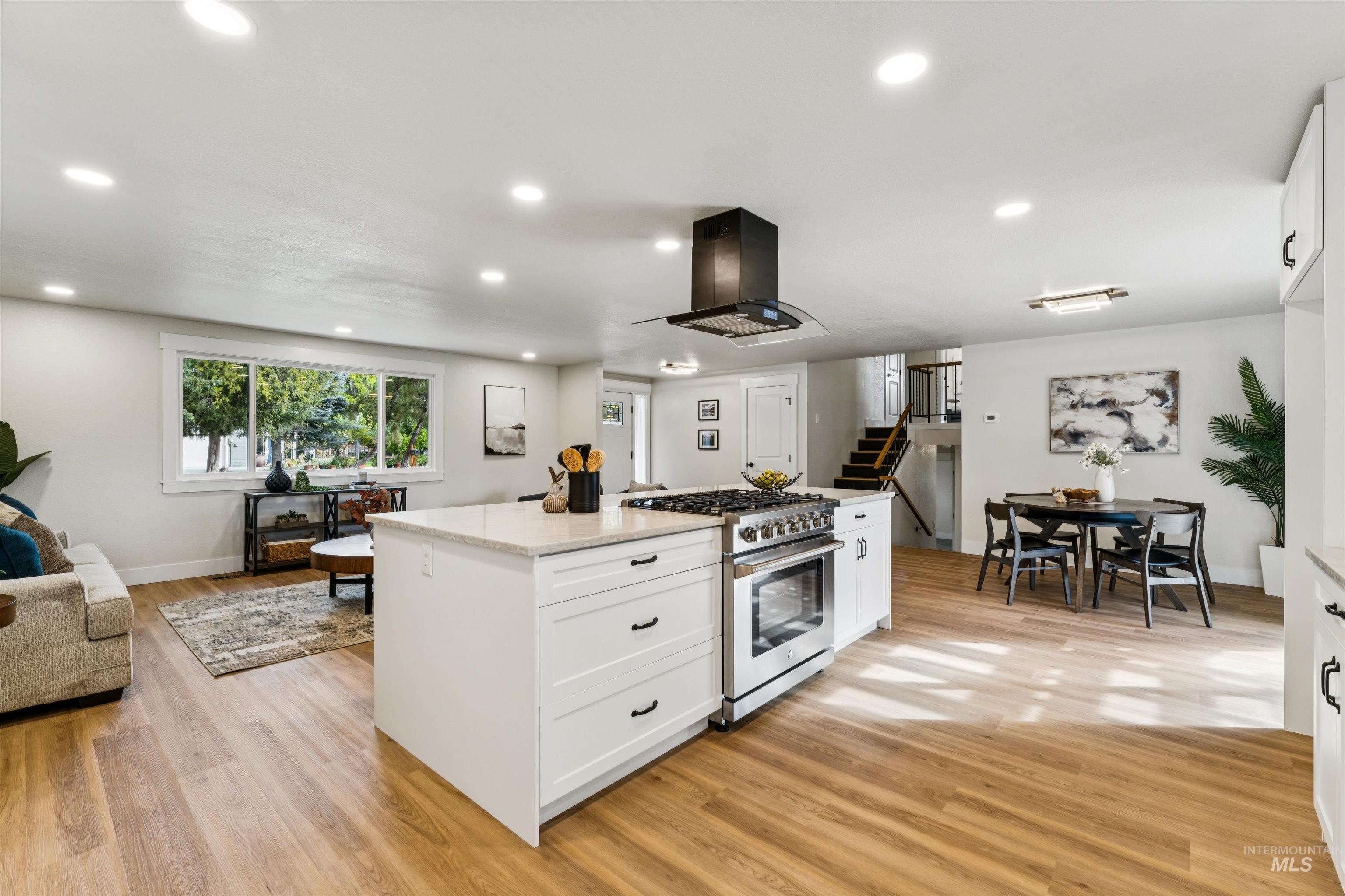 10435 W La Hontan Drive, Boise, Idaho 83709, 4 Bedrooms, 3 Bathrooms, Residential For Sale, Price $895,000,MLS 99003871