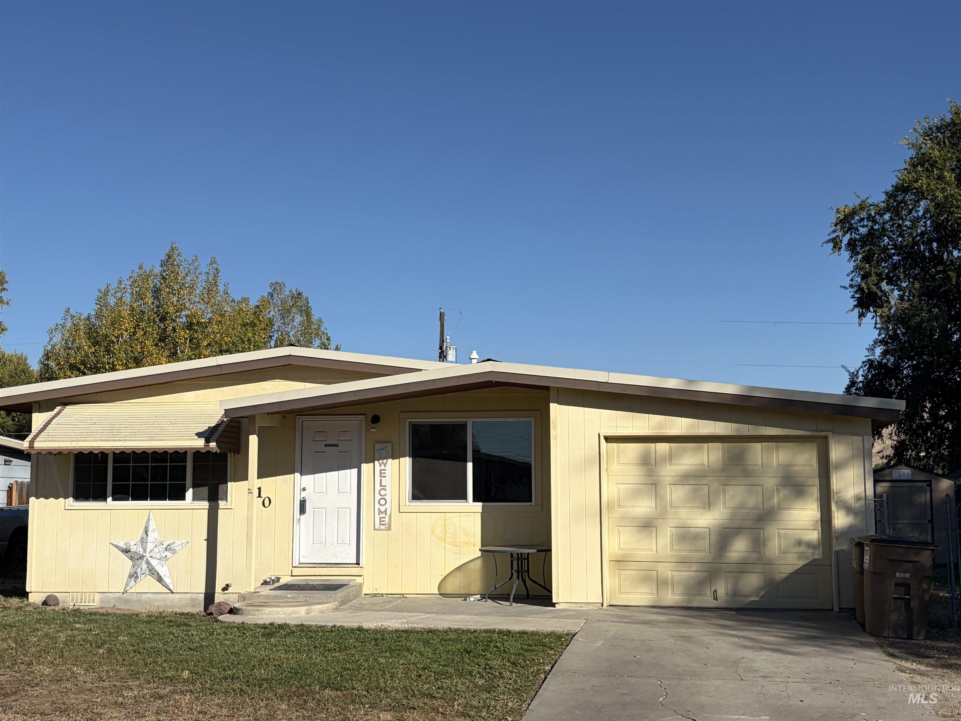 210 Erickson Ave, Emmett, Idaho 83617, 3 Bedrooms, 1 Bathroom, Residential For Sale, Price $310,000,MLS 99003873
