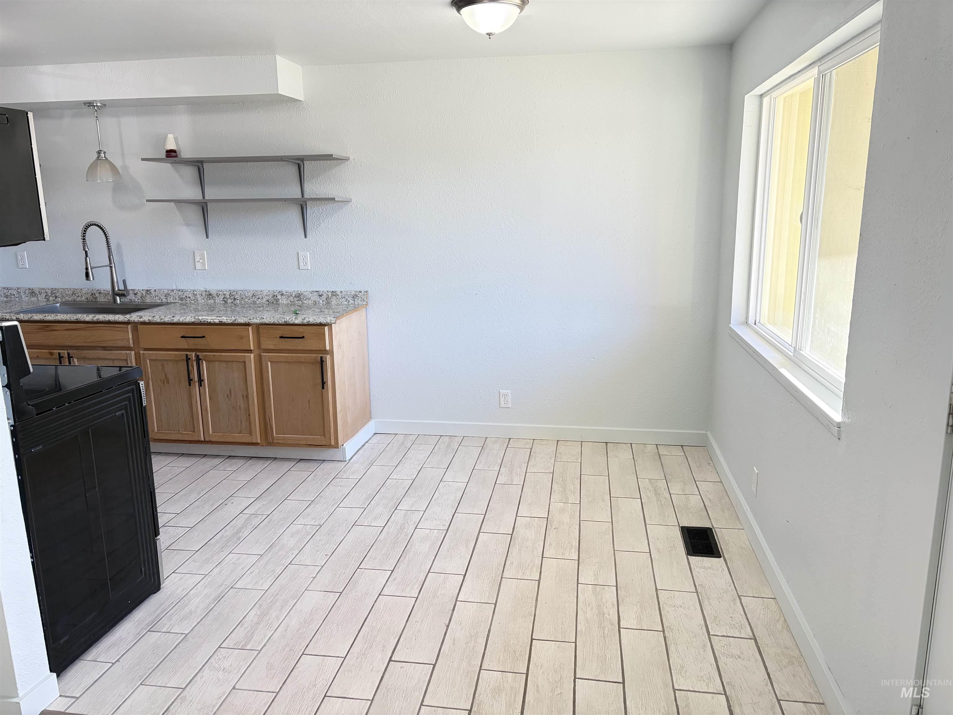 210 Erickson Ave, Emmett, Idaho 83617, 3 Bedrooms, 1 Bathroom, Residential For Sale, Price $310,000,MLS 99003873
