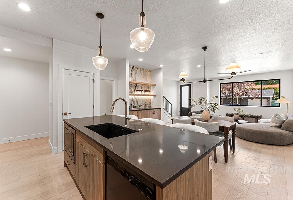 3315 W Forsythia Dr, Boise, Idaho 83703, 3 Bedrooms, 2.5 Bathrooms, Residential For Sale, Price $649,900, 99003877