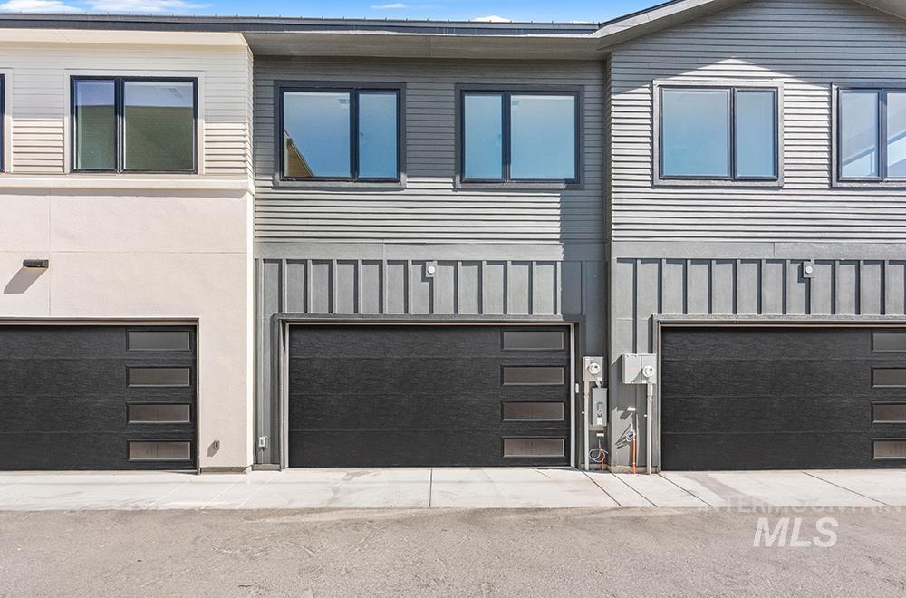 3315 W Forsythia Dr, Boise, Idaho 83703, 3 Bedrooms, 2.5 Bathrooms, Residential For Sale, Price $649,900, 99003877