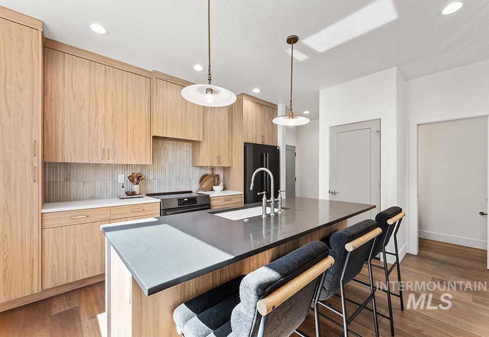 3449 N 33rd St, Boise, Idaho 83703, 3 Bedrooms, 2.5 Bathrooms, Residential For Sale, Price $649,900, 99003878