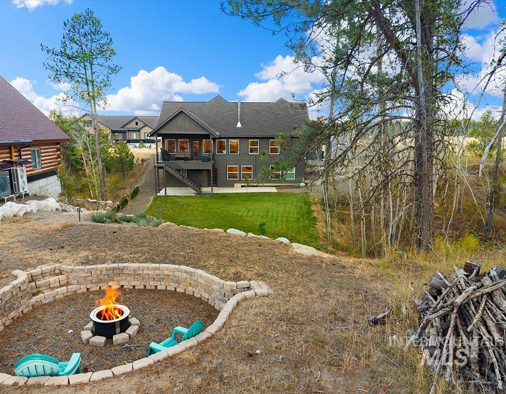 13151 Hawks Bay Rd, Donnelly, Idaho 83615, 5 Bedrooms, 3 Bathrooms, Residential For Sale, Price $1,350,000,MLS 99003881