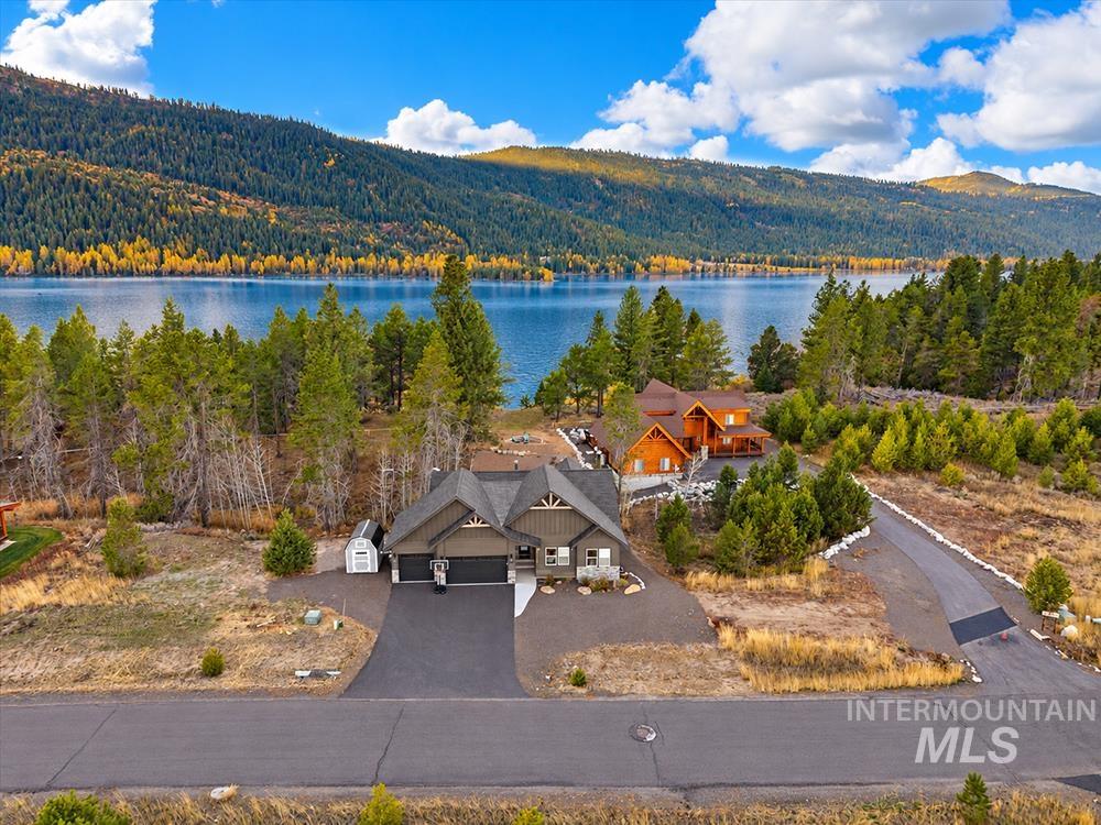 13151 Hawks Bay Rd, Donnelly, Idaho 83615, 5 Bedrooms, 3 Bathrooms, Residential For Sale, Price $1,350,000,MLS 99003881
