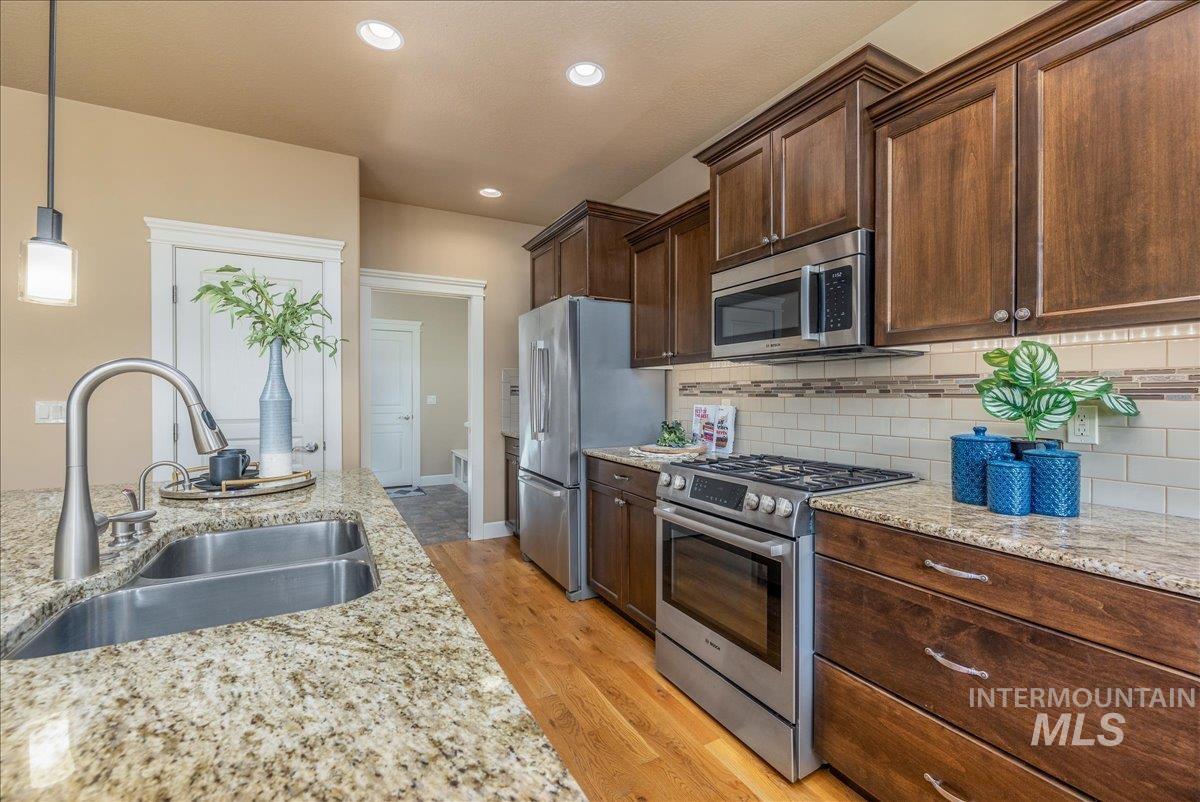 9683 W Wildbranch Dr, Star, Idaho 83669, 3 Bedrooms, 2 Bathrooms, Residential For Sale, Price $574,900,MLS 99003884