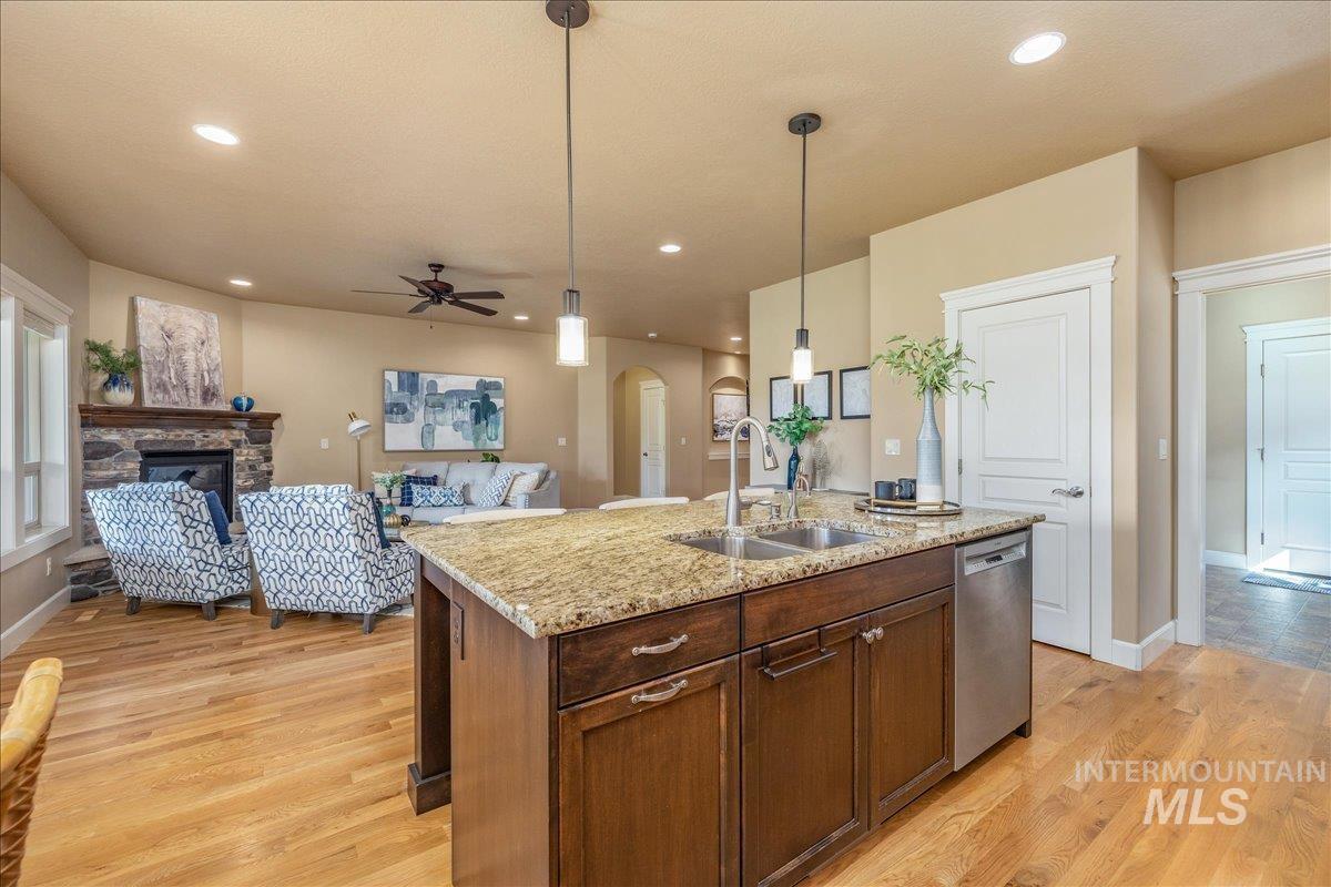 9683 W Wildbranch Dr, Star, Idaho 83669, 3 Bedrooms, 2 Bathrooms, Residential For Sale, Price $574,900,MLS 99003884