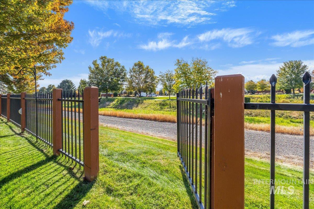 9683 W Wildbranch Dr, Star, Idaho 83669, 3 Bedrooms, 2 Bathrooms, Residential For Sale, Price $574,900,MLS 99003884