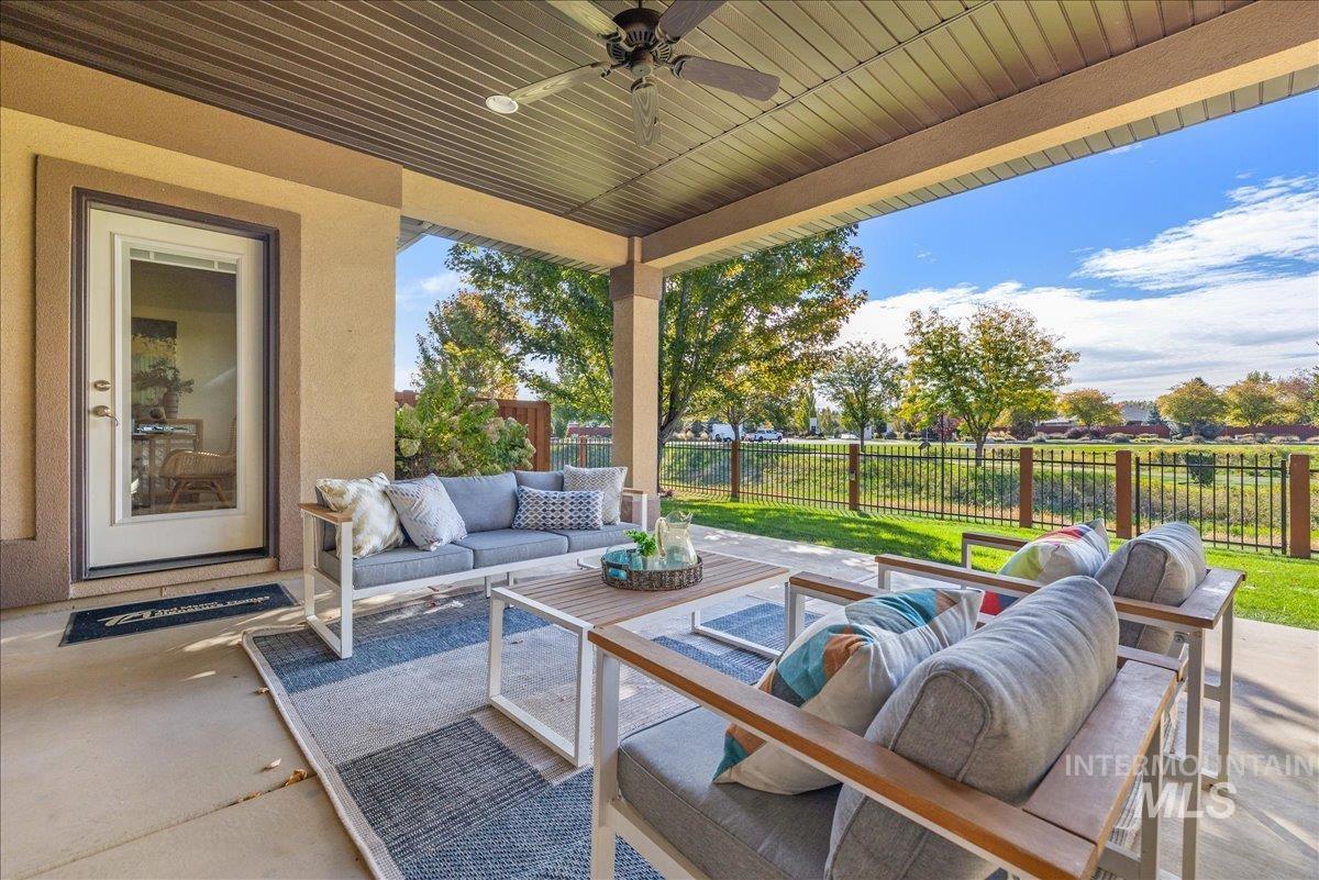 9683 W Wildbranch Dr, Star, Idaho 83669, 3 Bedrooms, 2 Bathrooms, Residential For Sale, Price $574,900,MLS 99003884