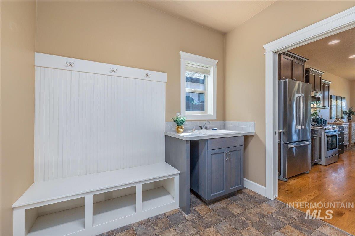 9683 W Wildbranch Dr, Star, Idaho 83669, 3 Bedrooms, 2 Bathrooms, Residential For Sale, Price $574,900,MLS 99003884
