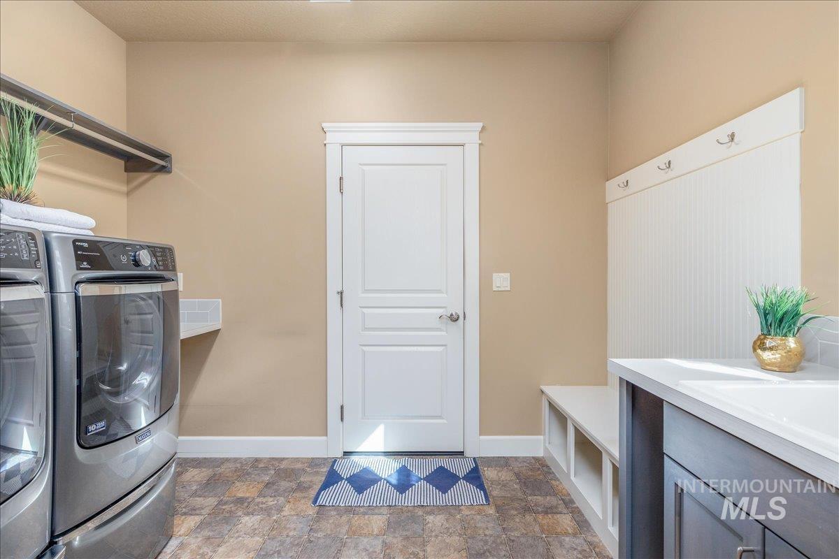 9683 W Wildbranch Dr, Star, Idaho 83669, 3 Bedrooms, 2 Bathrooms, Residential For Sale, Price $574,900,MLS 99003884