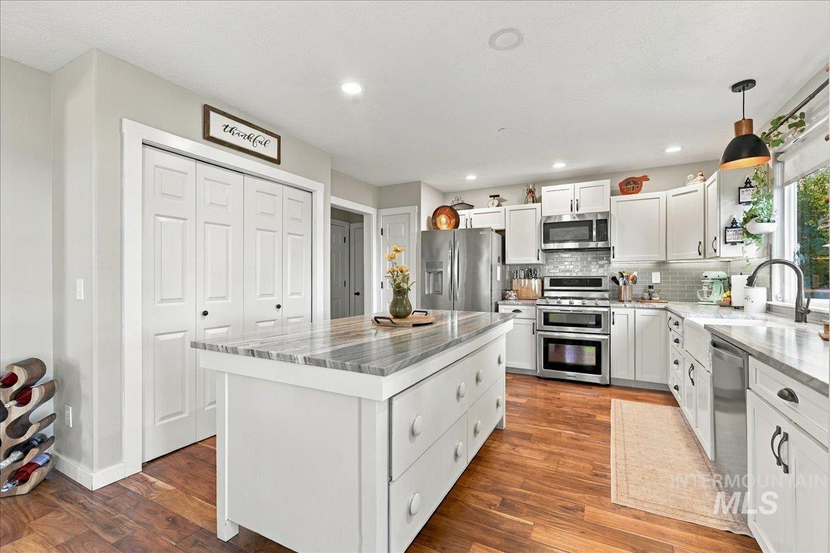 4299 W Abergheny Ln, Meridian, Idaho 83642, 3 Bedrooms, 2.5 Bathrooms, Residential For Sale, Price $835,000,MLS 99003894