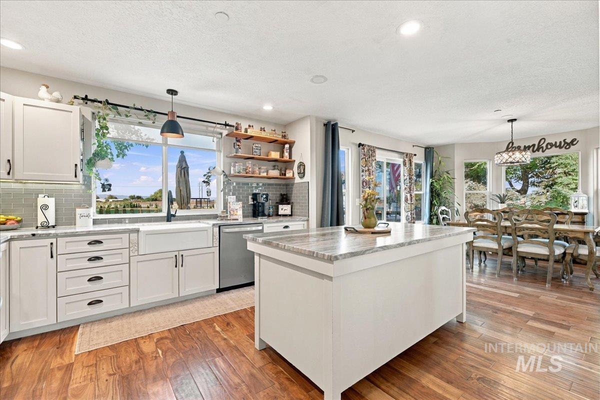 4299 W Abergheny Ln, Meridian, Idaho 83642, 3 Bedrooms, 2.5 Bathrooms, Residential For Sale, Price $835,000,MLS 99003894