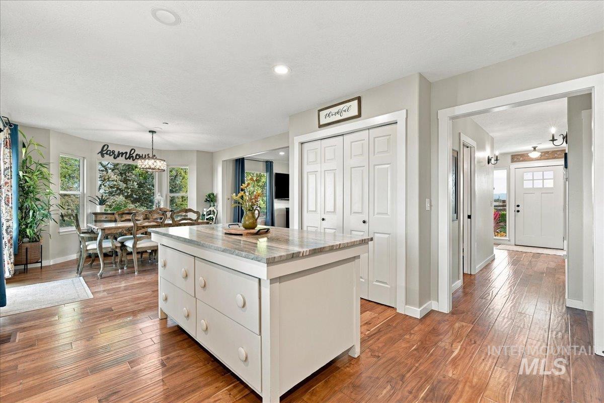 4299 W Abergheny Ln, Meridian, Idaho 83642, 3 Bedrooms, 2.5 Bathrooms, Residential For Sale, Price $835,000,MLS 99003894