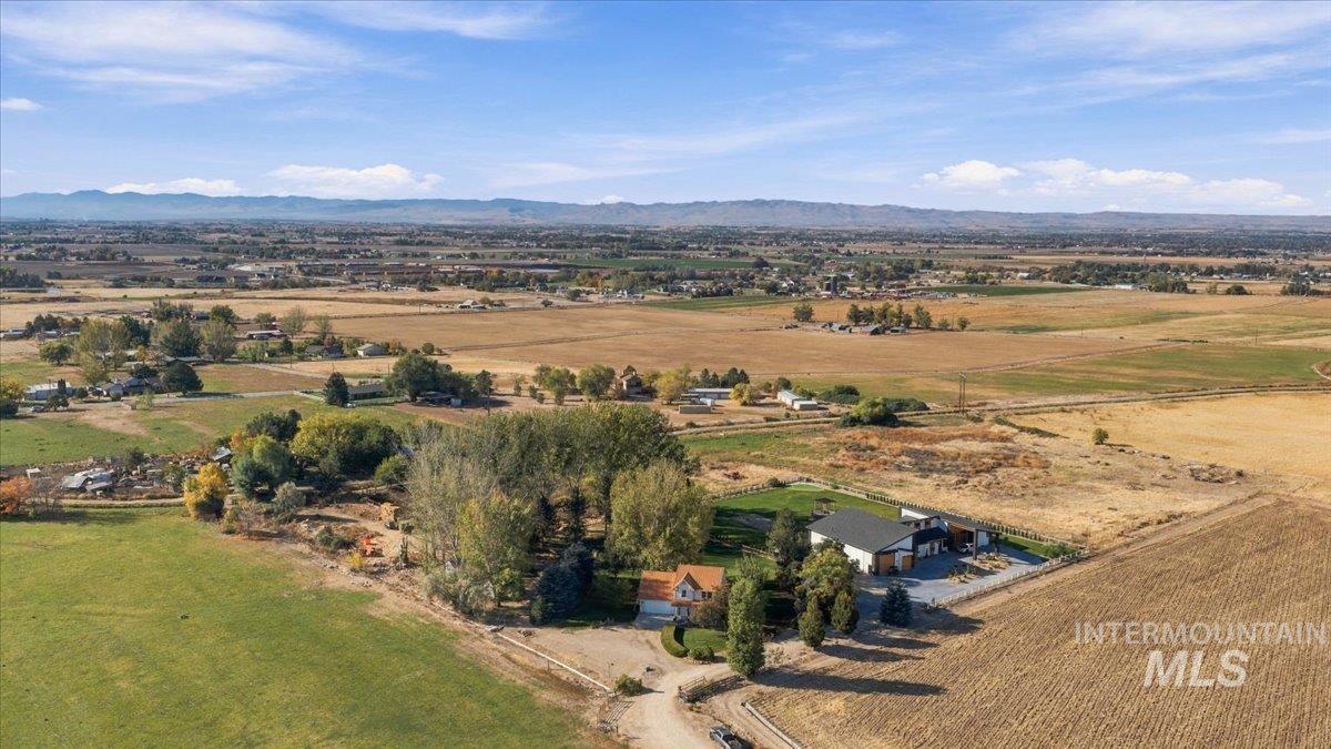 4299 W Abergheny Ln, Meridian, Idaho 83642, 3 Bedrooms, 2.5 Bathrooms, Residential For Sale, Price $835,000,MLS 99003894