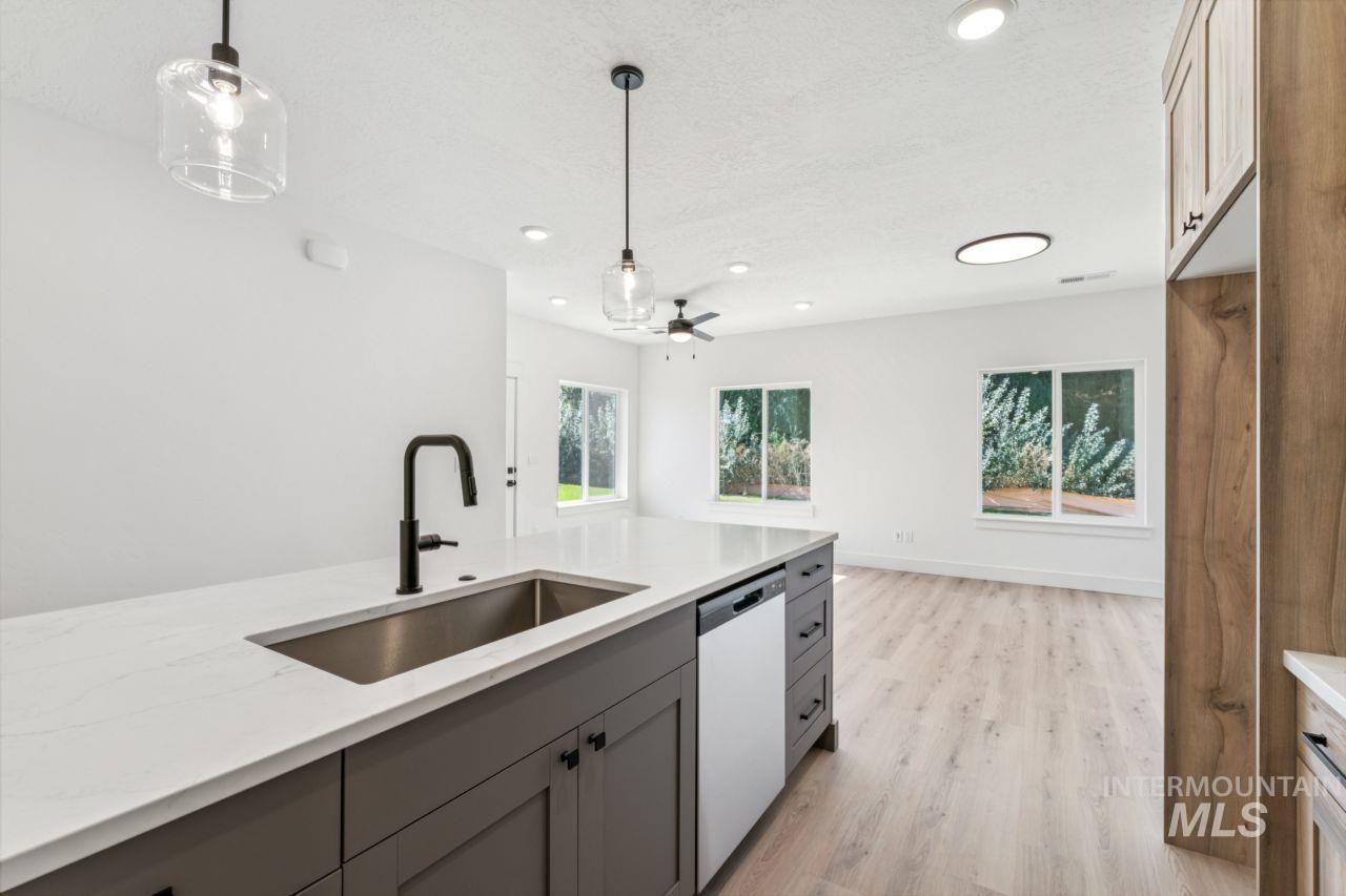 8273 W Latte Ln, Garden City, Idaho 83714, 3 Bedrooms, 2.5 Bathrooms, Residential For Sale, Price $454,775, 99003895