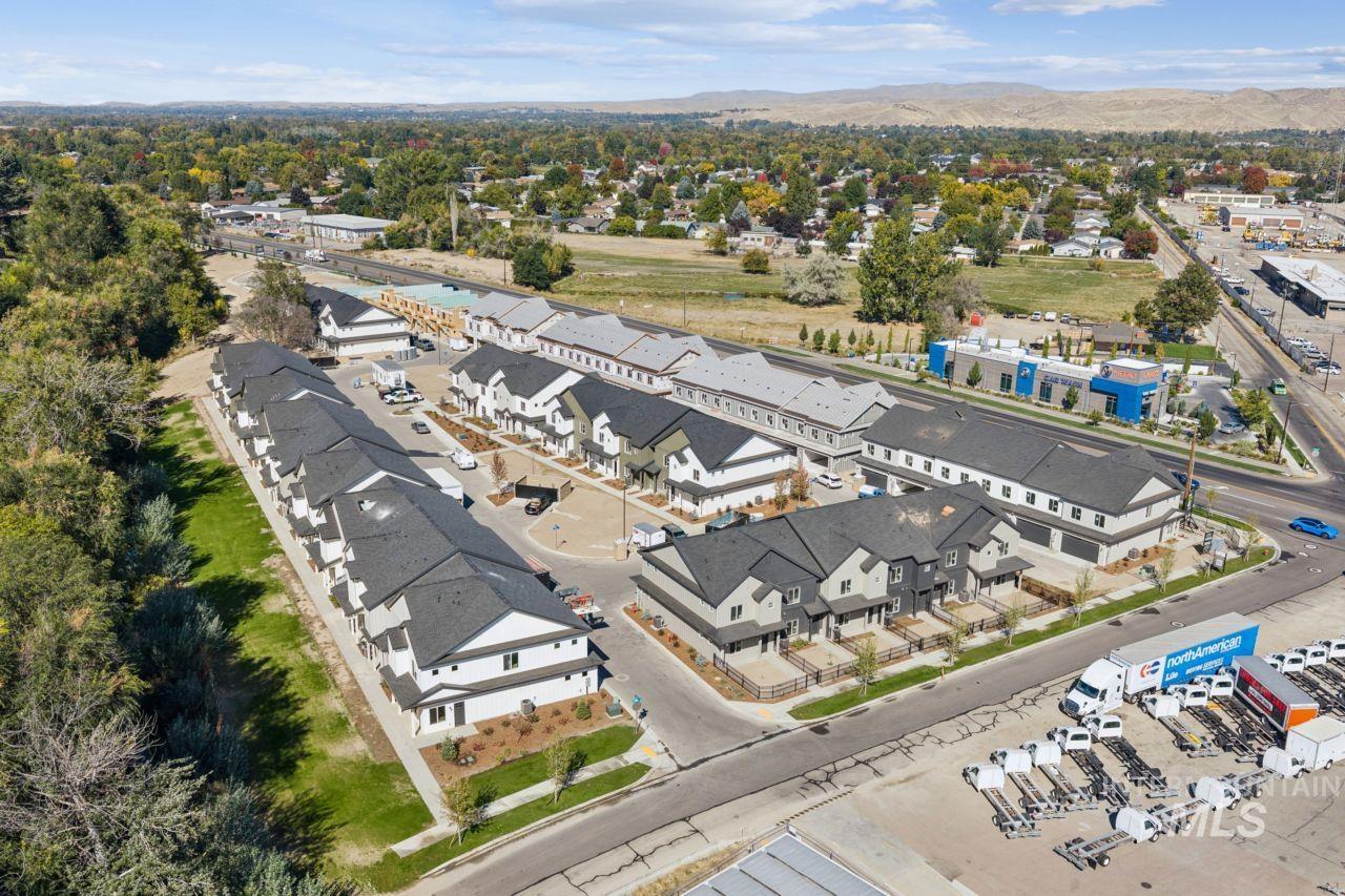 8273 W Latte Ln, Garden City, Idaho 83714, 3 Bedrooms, 2.5 Bathrooms, Residential For Sale, Price $454,775, 99003895