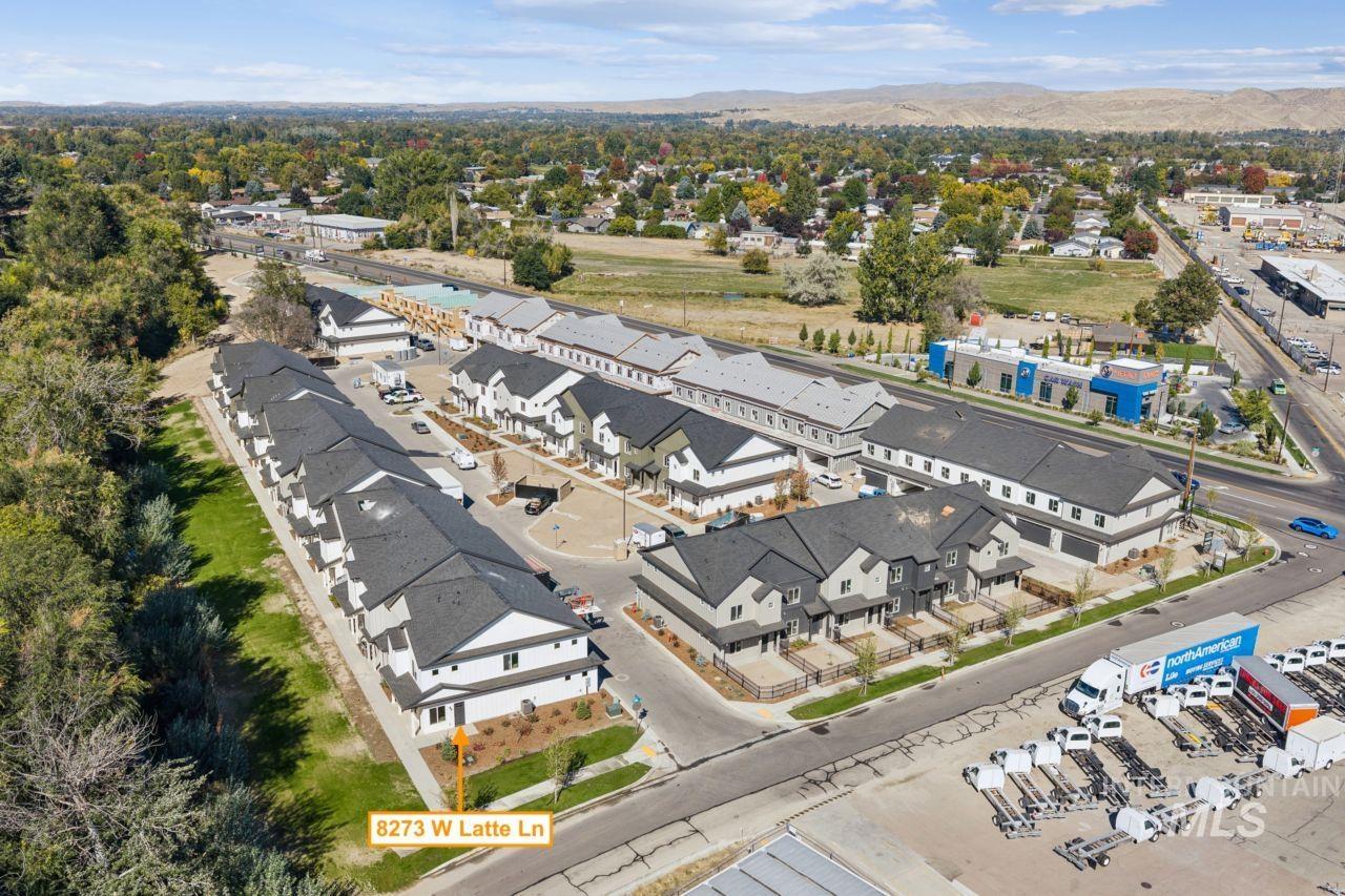 8273 W Latte Ln, Garden City, Idaho 83714, 3 Bedrooms, 2.5 Bathrooms, Residential For Sale, Price $454,775, 99003895
