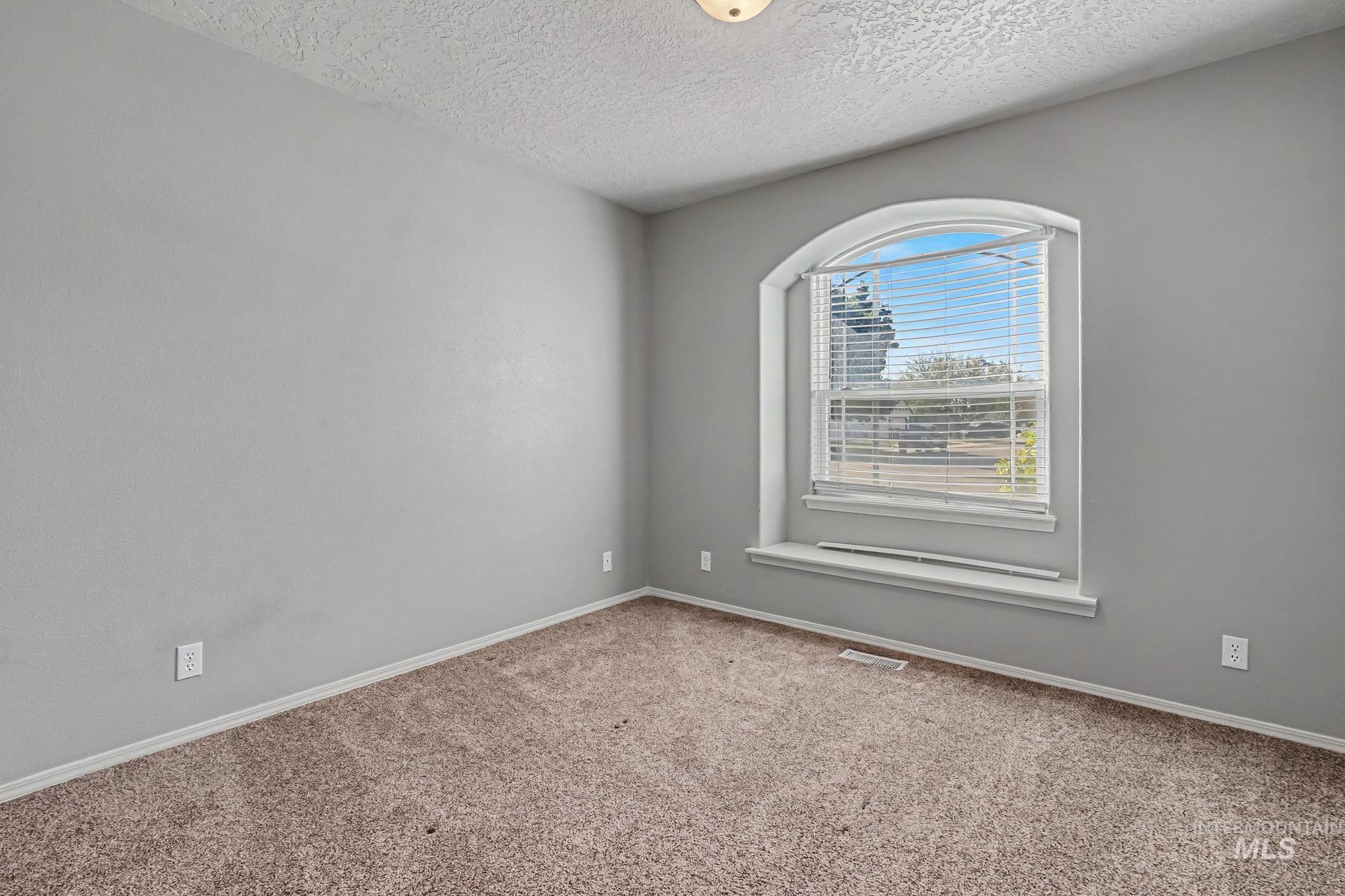 1618 N Kolnes Ave, Kuna, Idaho 83634, 3 Bedrooms, 2 Bathrooms, Residential For Sale, Price $369,900,MLS 99003896
