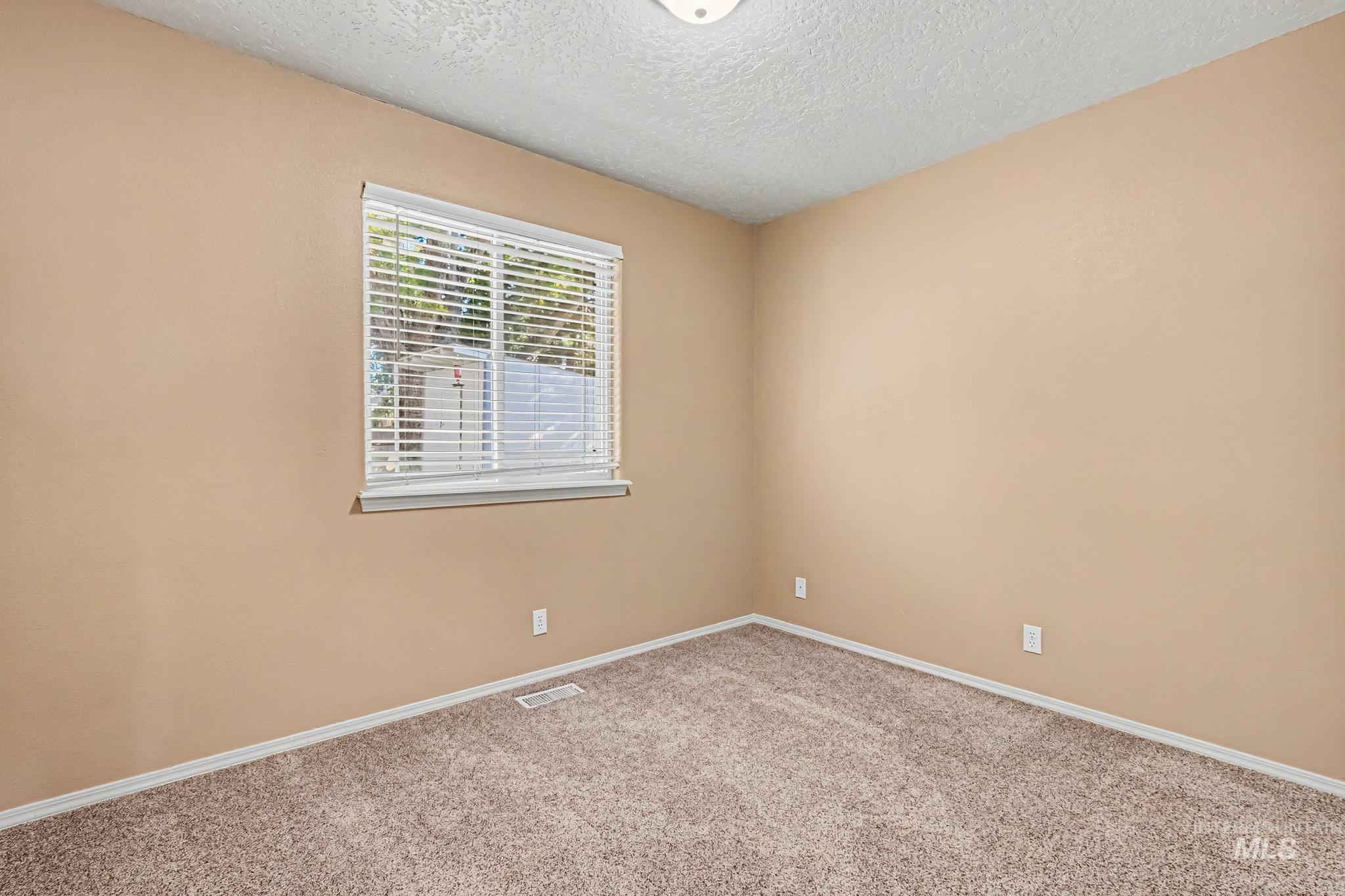 1618 N Kolnes Ave, Kuna, Idaho 83634, 3 Bedrooms, 2 Bathrooms, Residential For Sale, Price $369,900,MLS 99003896