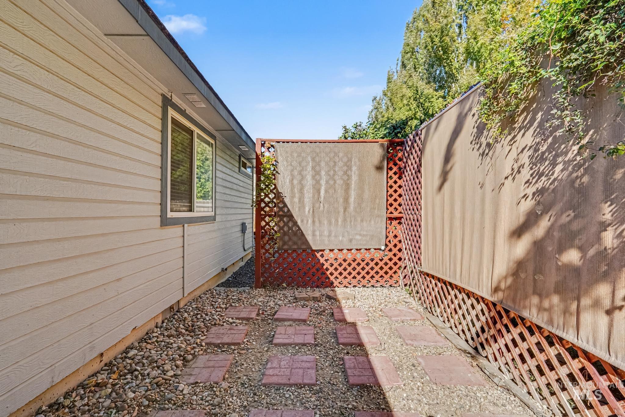 1618 N Kolnes Ave, Kuna, Idaho 83634, 3 Bedrooms, 2 Bathrooms, Residential For Sale, Price $369,900,MLS 99003896