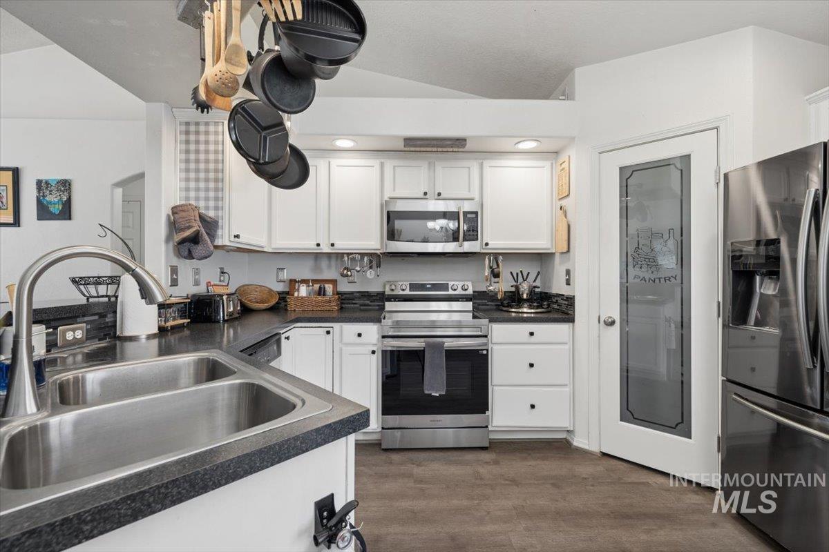 8374 W Falling Star St., Boise, Idaho 83709, 3 Bedrooms, 2 Bathrooms, Residential For Sale, Price $419,900,MLS 99003897