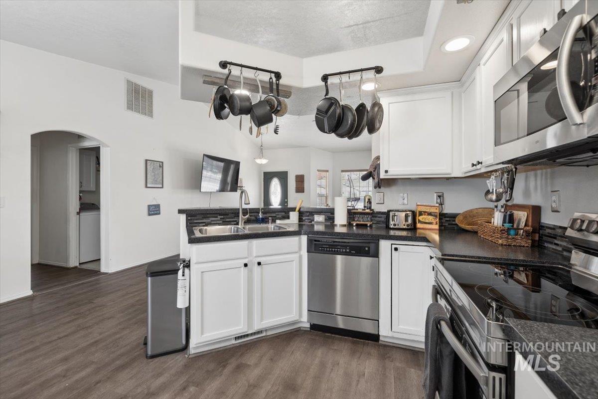 8374 W Falling Star St., Boise, Idaho 83709, 3 Bedrooms, 2 Bathrooms, Residential For Sale, Price $419,900,MLS 99003897