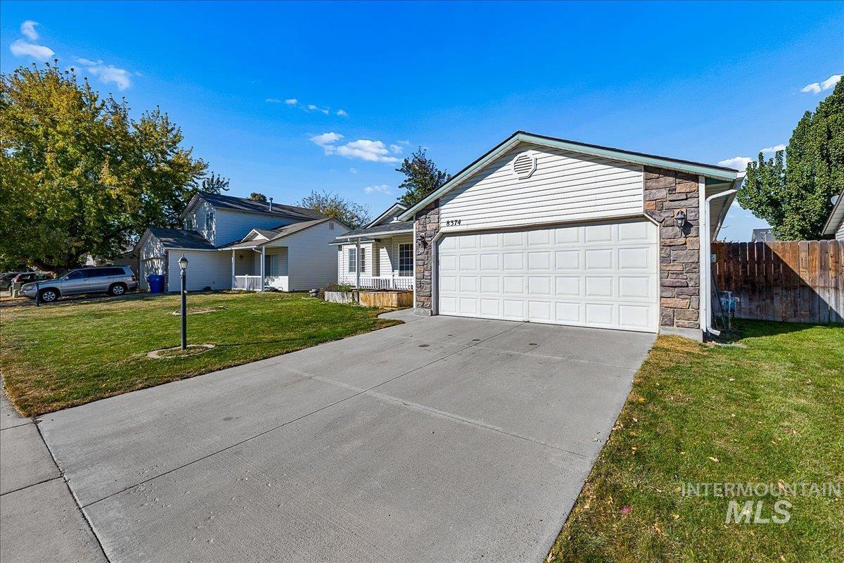 8374 W Falling Star St., Boise, Idaho 83709, 3 Bedrooms, 2 Bathrooms, Residential For Sale, Price $419,900,MLS 99003897