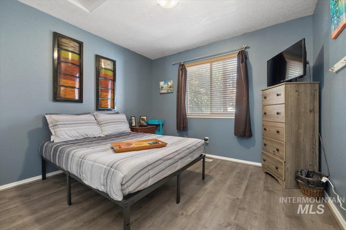 8374 W Falling Star St., Boise, Idaho 83709, 3 Bedrooms, 2 Bathrooms, Residential For Sale, Price $419,900,MLS 99003897