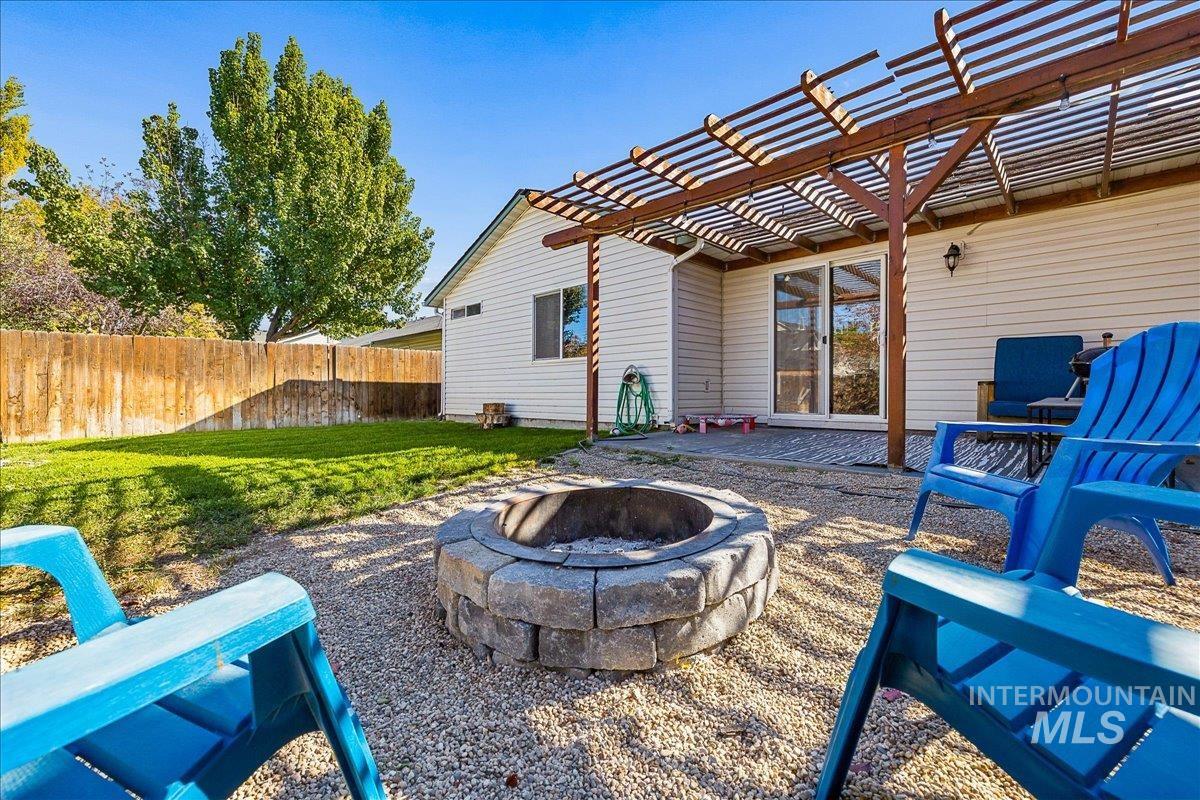 8374 W Falling Star St., Boise, Idaho 83709, 3 Bedrooms, 2 Bathrooms, Residential For Sale, Price $419,900,MLS 99003897