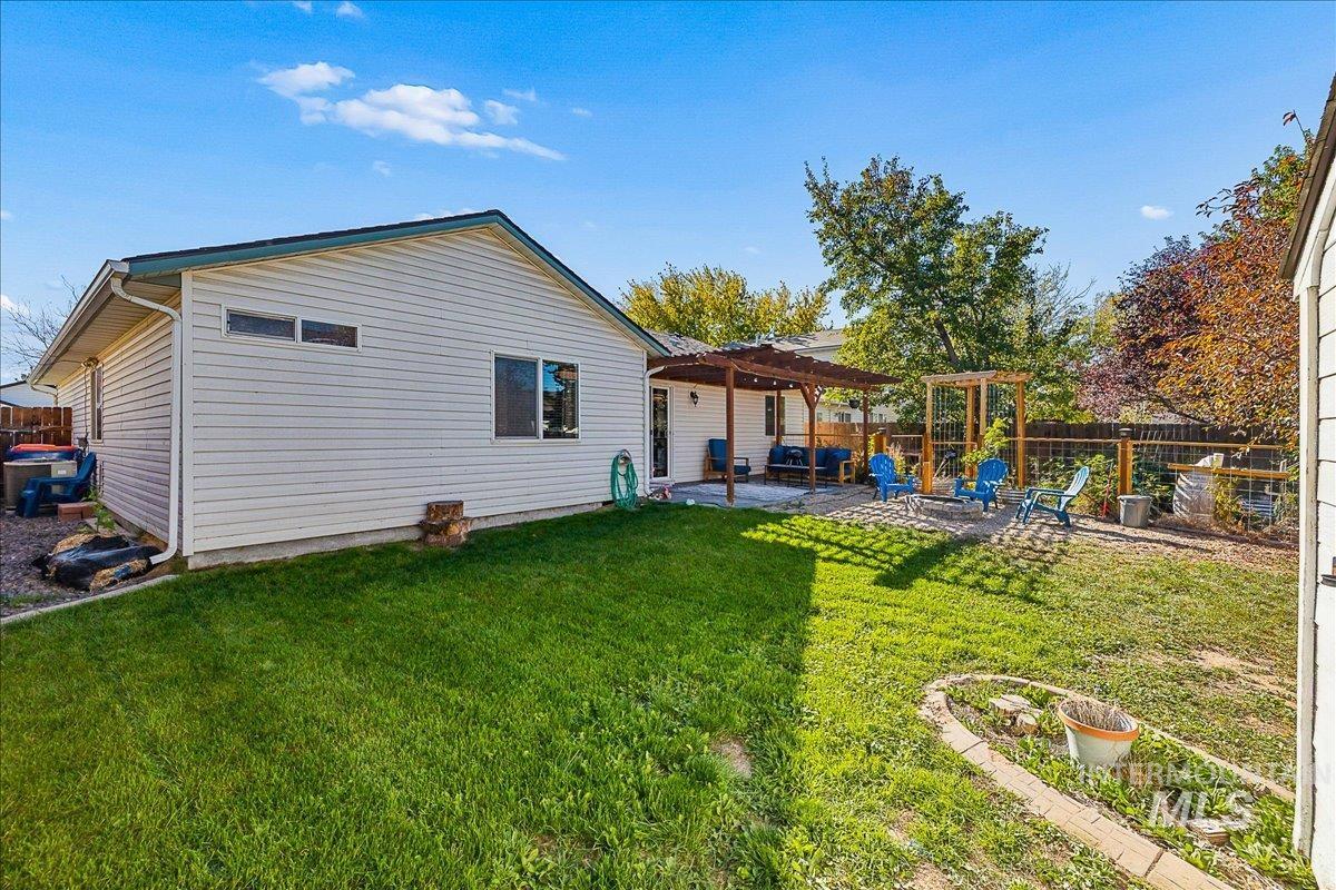 8374 W Falling Star St., Boise, Idaho 83709, 3 Bedrooms, 2 Bathrooms, Residential For Sale, Price $419,900,MLS 99003897
