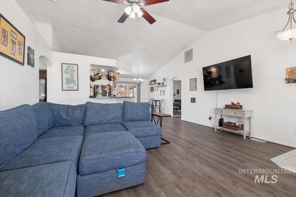8374 W Falling Star St., Boise, Idaho 83709, 3 Bedrooms, 2 Bathrooms, Residential For Sale, Price $419,900,MLS 99003897