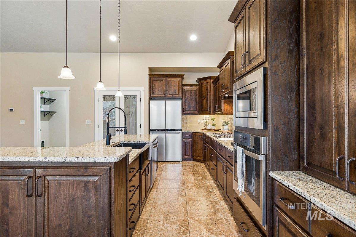 18091 N Highfield Way, Boise, Idaho 83714, 3 Bedrooms, 2 Bathrooms, Residential For Sale, Price $655,000,MLS 99003900