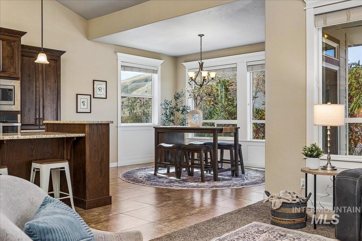 18091 N Highfield Way, Boise, Idaho 83714, 3 Bedrooms, 2 Bathrooms, Residential For Sale, Price $655,000,MLS 99003900