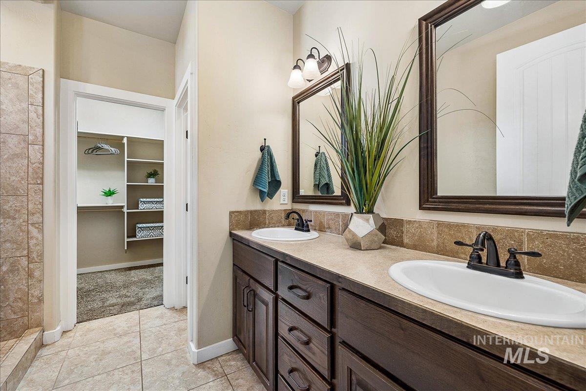 18091 N Highfield Way, Boise, Idaho 83714, 3 Bedrooms, 2 Bathrooms, Residential For Sale, Price $655,000,MLS 99003900